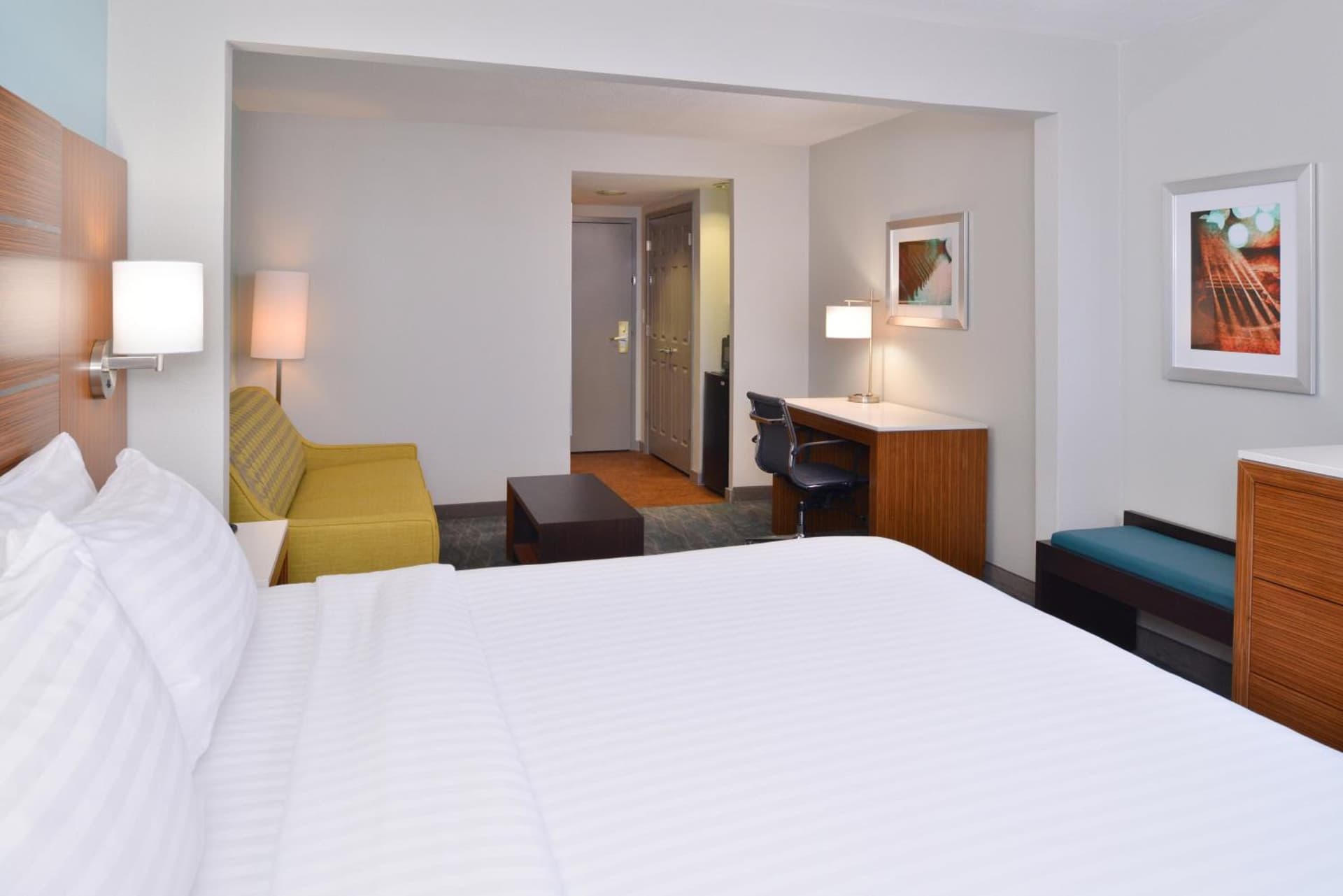 Holiday Inn Express & Suites Austin North Central by IHG gallery photo in Austin, TX — image 10