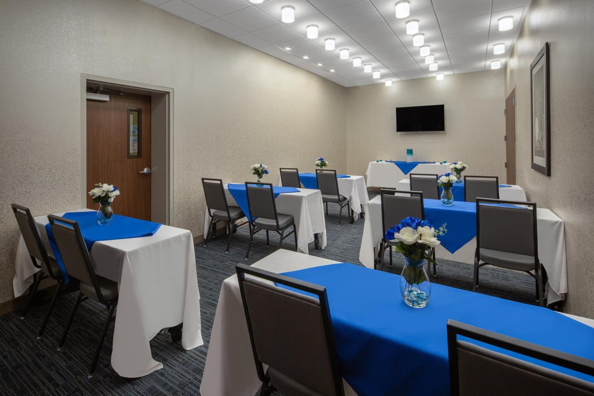 Holiday Inn Express & Suites Chico by IHG gallery photo in Chico, CA — image 20