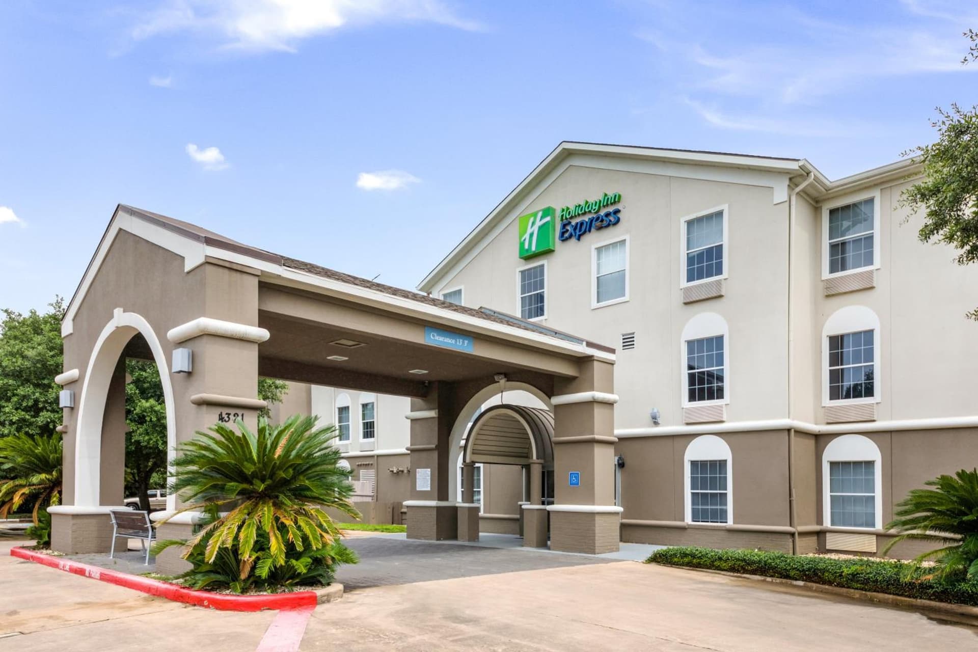 Holiday Inn Express Hotel & Suites Columbus by IHG featured exterior or lobby in Columbus, TX — similar hotel