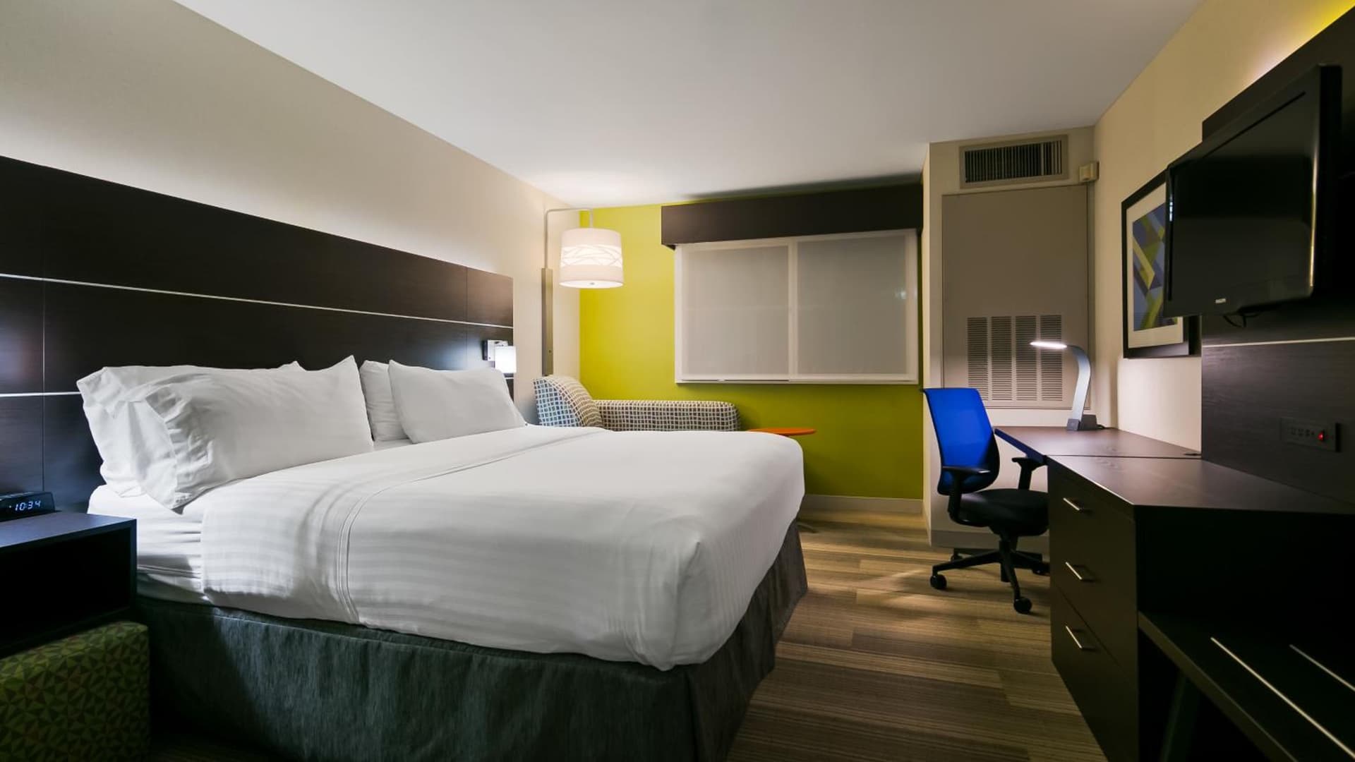 Holiday Inn Express Hotel & Suites Everett by IHG gallery photo in Everett, WA — image 6