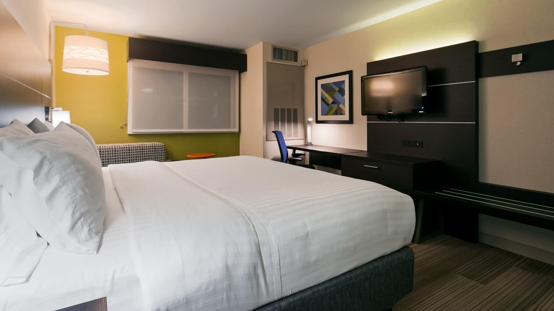 Holiday Inn Express Hotel & Suites Everett by IHG gallery photo in Everett, WA — image 8