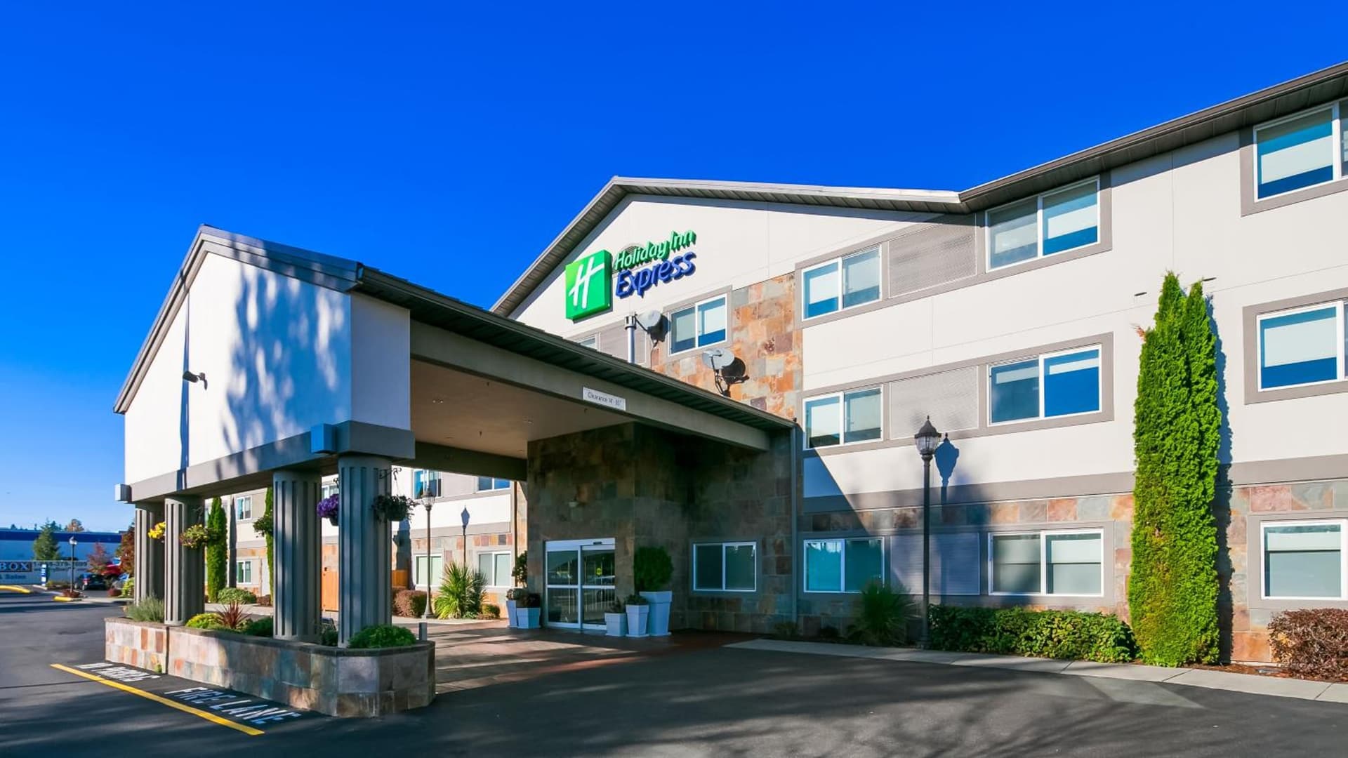 Holiday Inn Express Hotel & Suites Everett by IHG featured exterior or lobby in Everett, WA — similar hotel