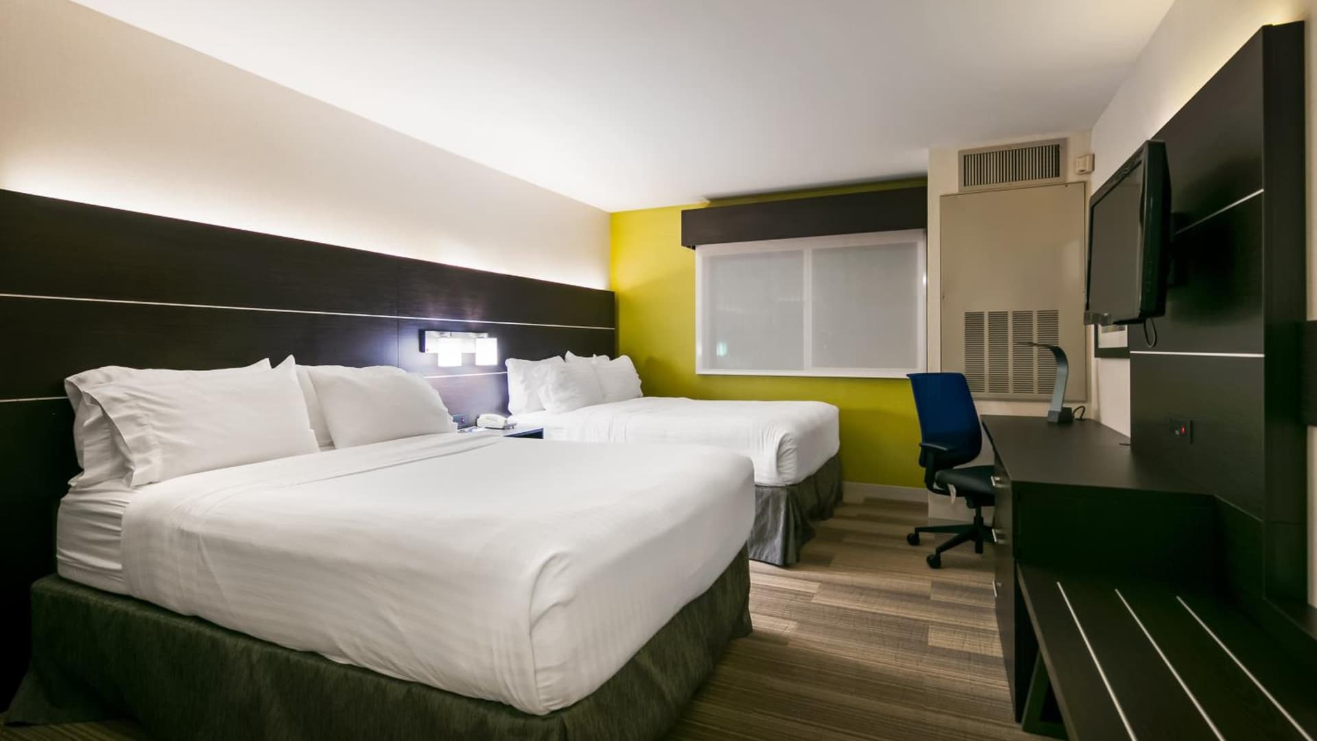 Holiday Inn Express Hotel & Suites Everett by IHG gallery photo in Everett, WA — image 23