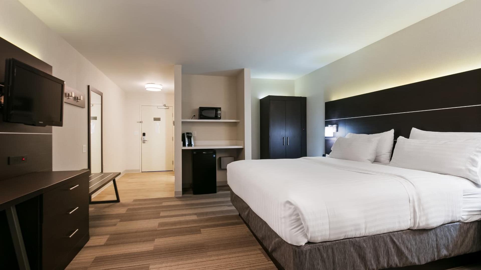 Holiday Inn Express Hotel & Suites Everett by IHG gallery photo in Everett, WA — image 10
