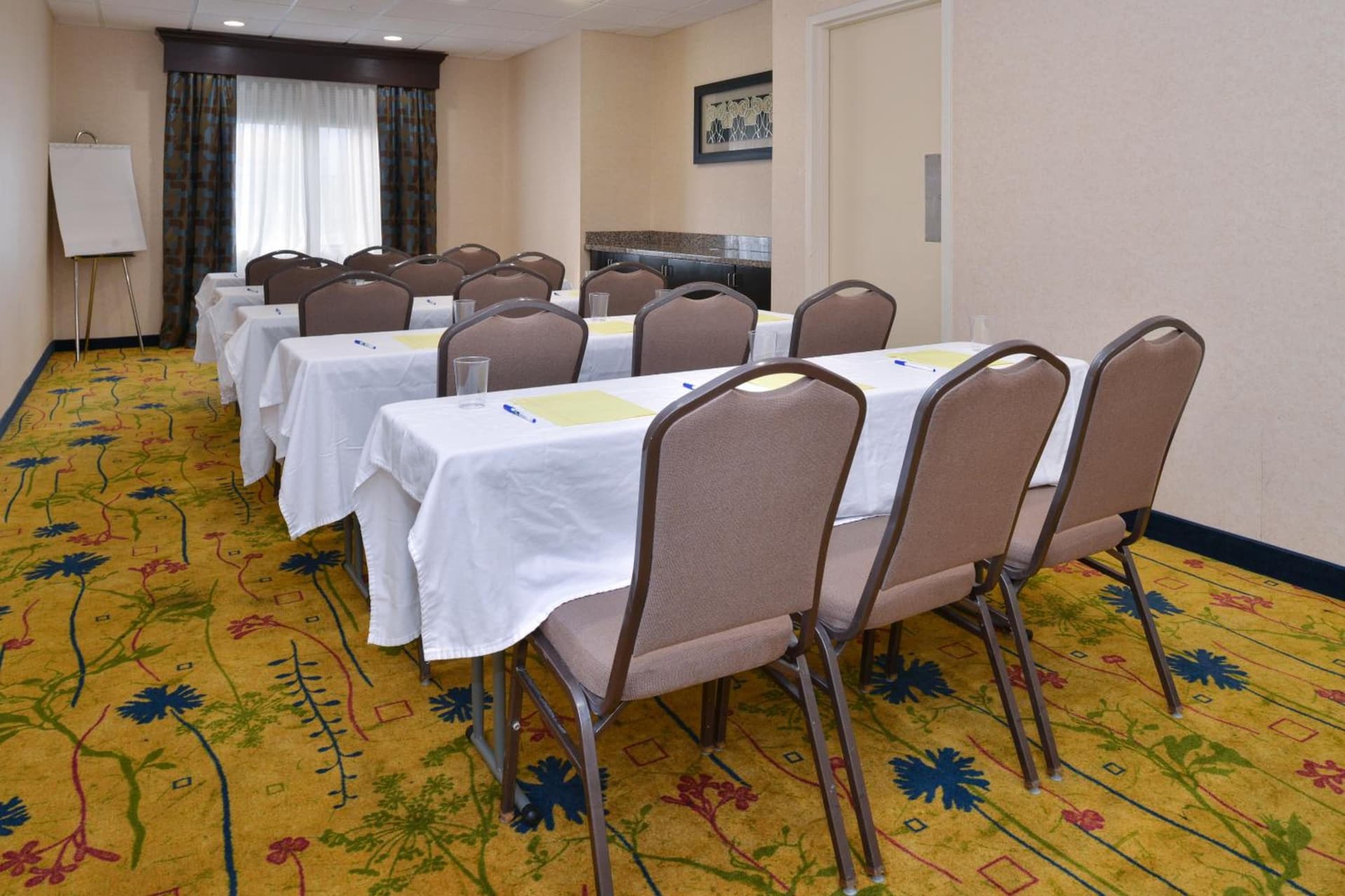 Hampton Inn & Suites Cathedral City gallery photo in Cathedral City, CA — image 9