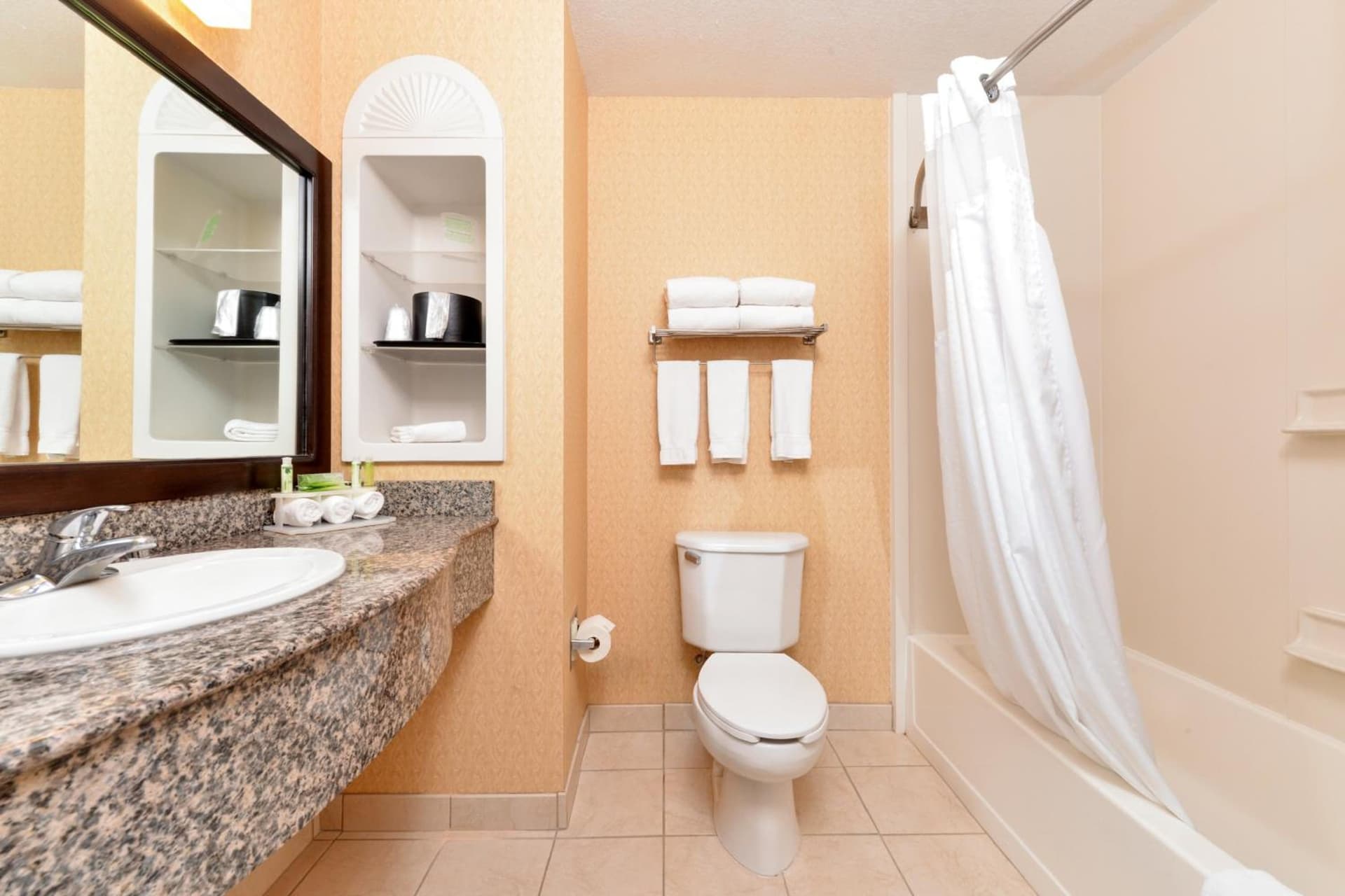 Hampton Inn & Suites Cathedral City gallery photo in Cathedral City, CA — image 27
