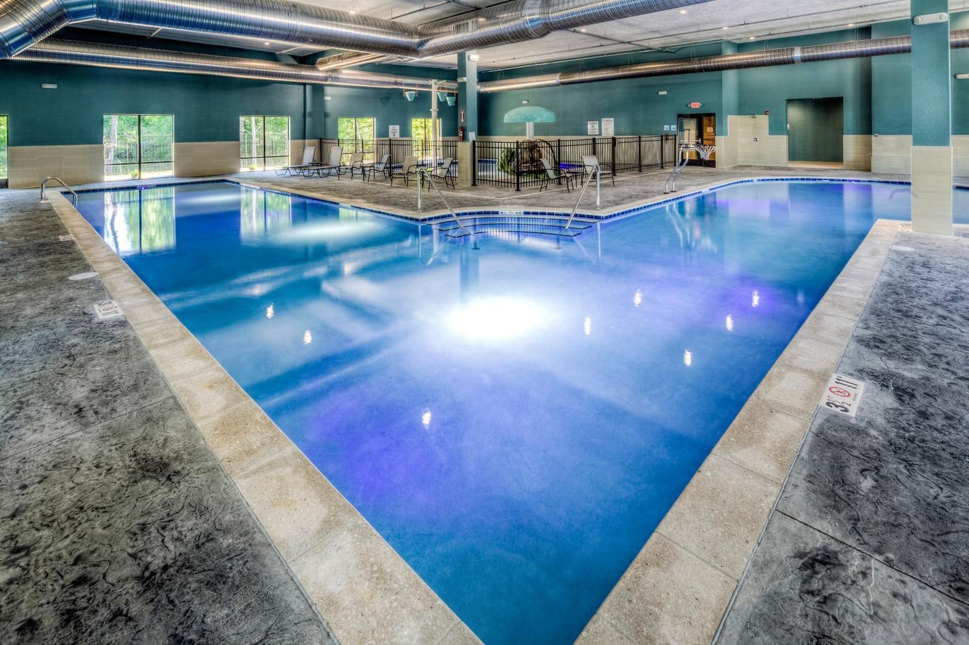 Holiday Inn Express & Suites Cleveland/Westlake by IHG gallery photo in Westlake, OH — image 9