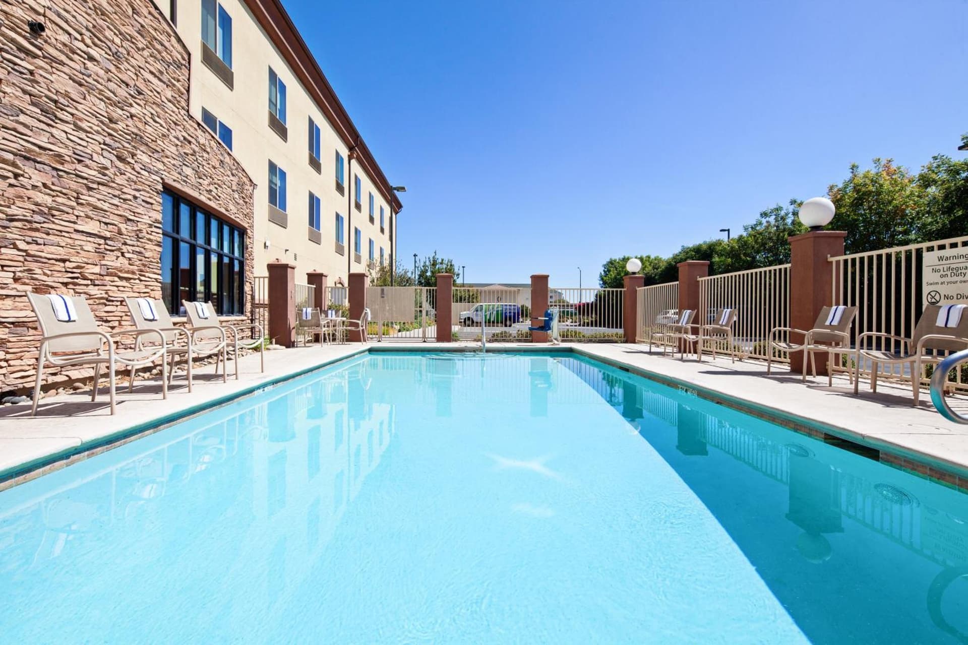 Holiday Inn Express & Suites Clovis Fresno Area by IHG gallery photo in Clovis, CA — image 20