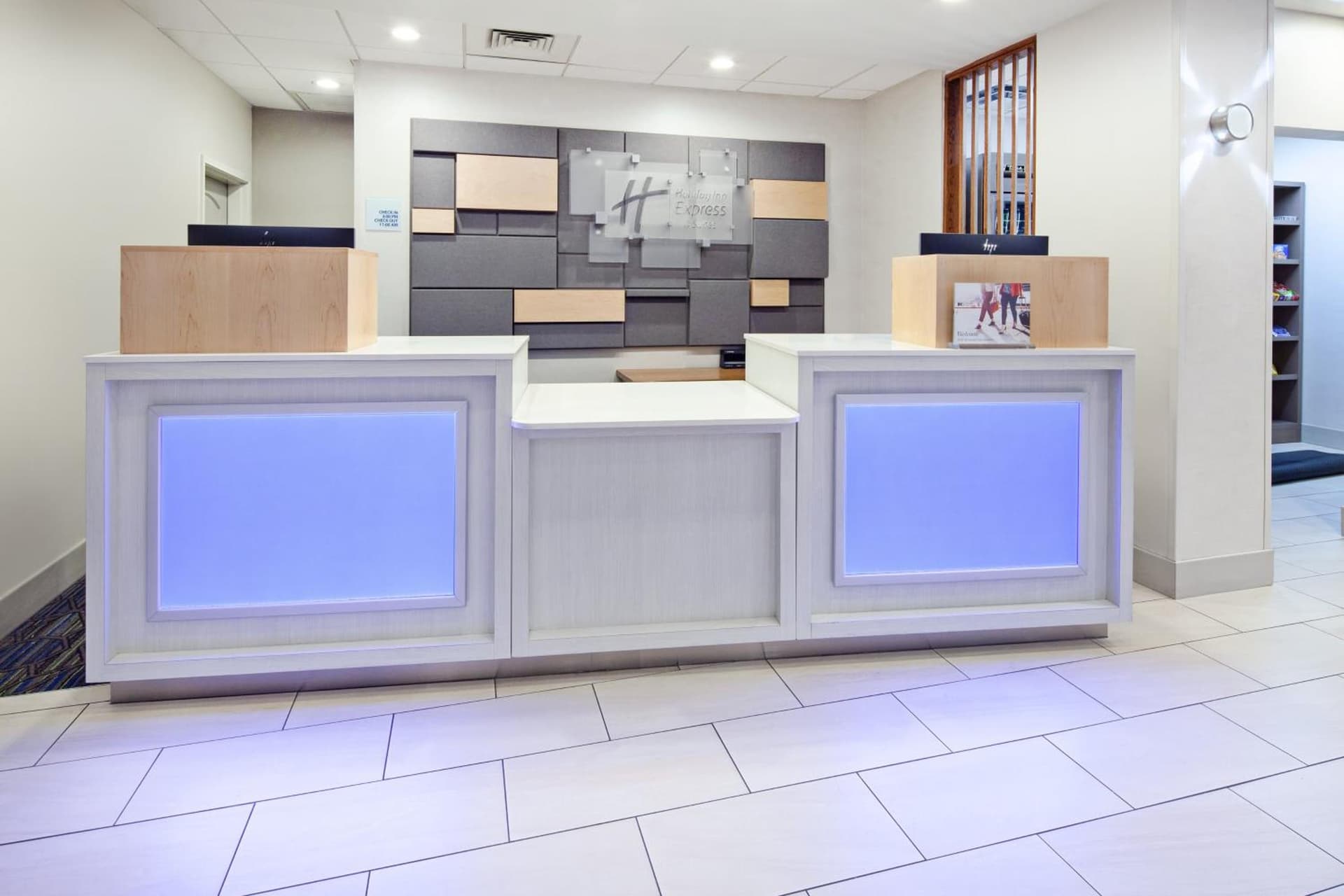 Holiday Inn Express & Suites Clovis Fresno Area by IHG property views in Clovis, CA — gallery photo 3