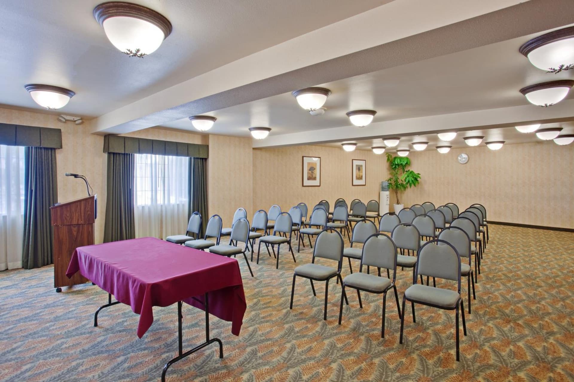 Hotel Marguerite South Anaheim - Garden Grove, Trademark Collection by Wyndham gallery photo in Anaheim, CA — image 39