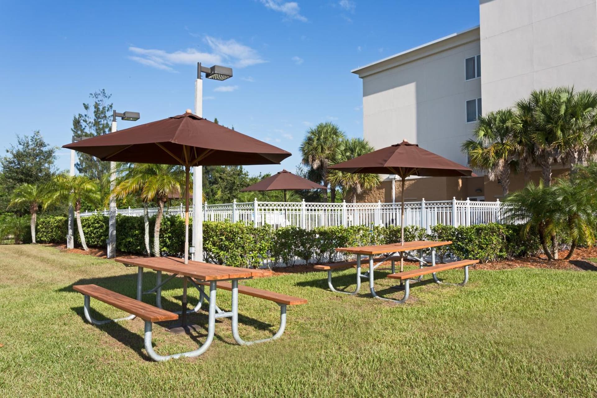 Holiday Inn Express Hotel & Suites Fort Pierce West by IHG interior in Fort Pierce, FL — gallery photo 2