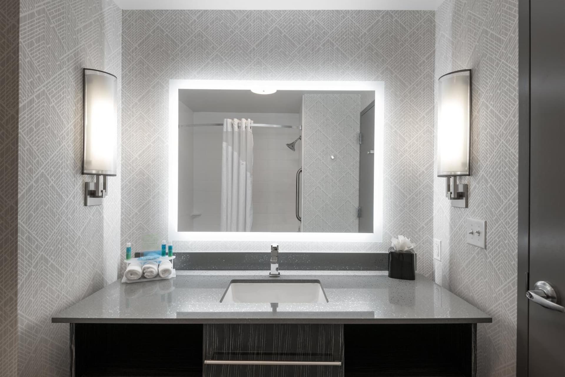 Holiday Inn Express & Suites - Charlotte Airport by IHG gallery photo in Charlotte, NC — image 24
