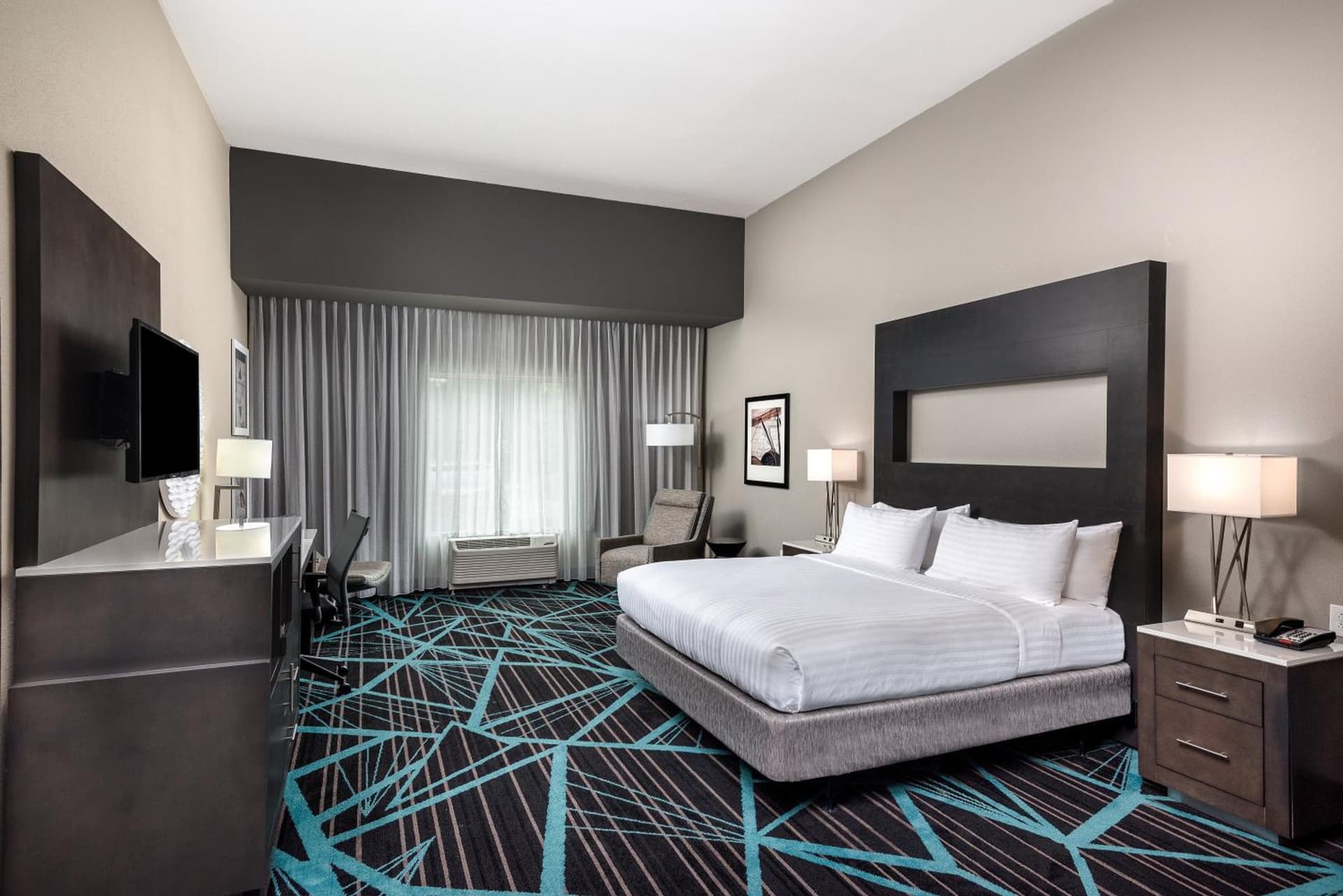 Holiday Inn Express & Suites - Charlotte Airport by IHG gallery photo in Charlotte, NC — image 29
