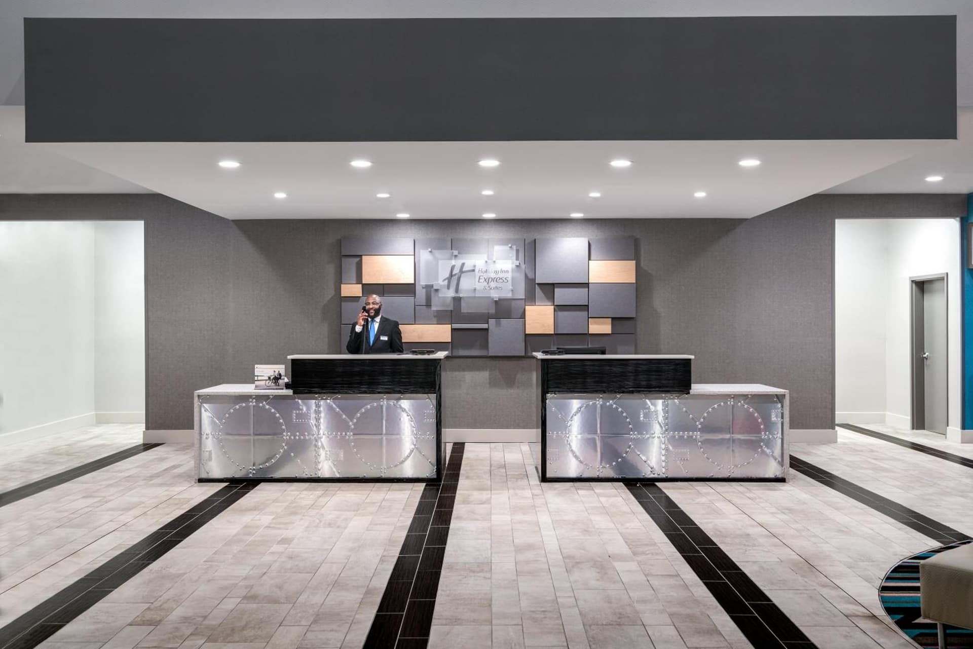 Holiday Inn Express & Suites - Charlotte Airport by IHG property views in Charlotte, NC — gallery photo 3
