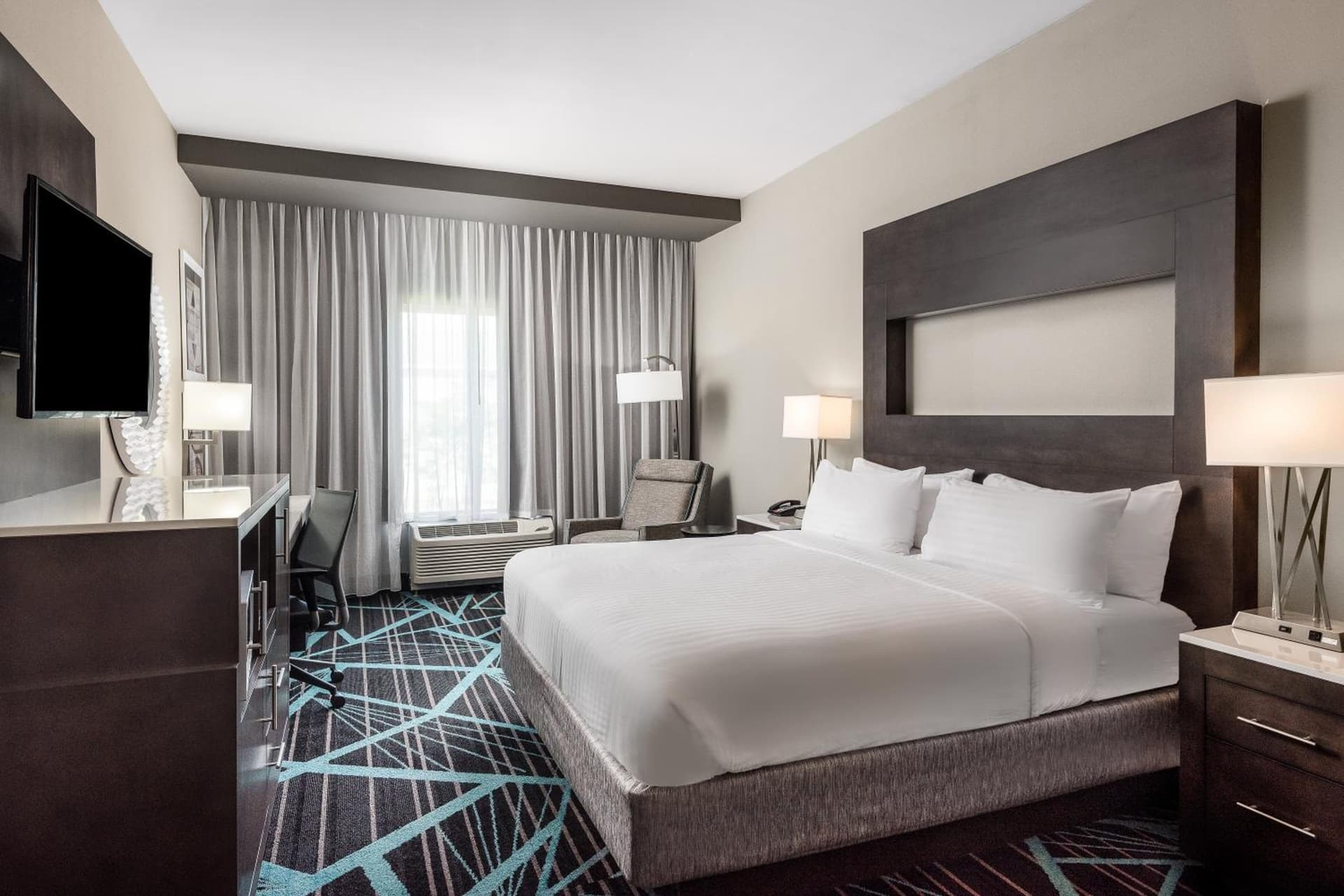 Holiday Inn Express & Suites - Charlotte Airport by IHG gallery photo in Charlotte, NC — image 16