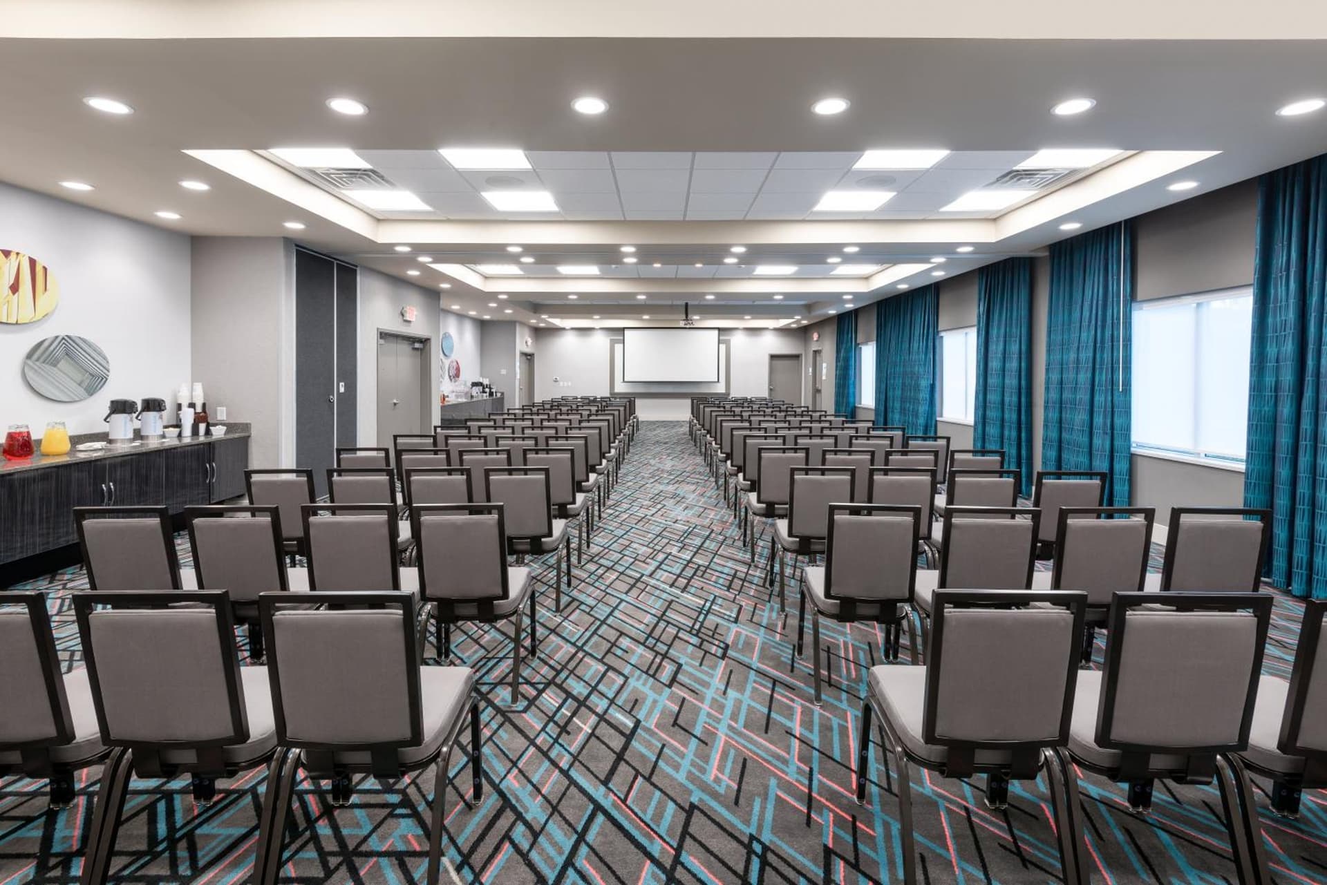 Holiday Inn Express & Suites - Charlotte Airport by IHG gallery photo in Charlotte, NC — image 30