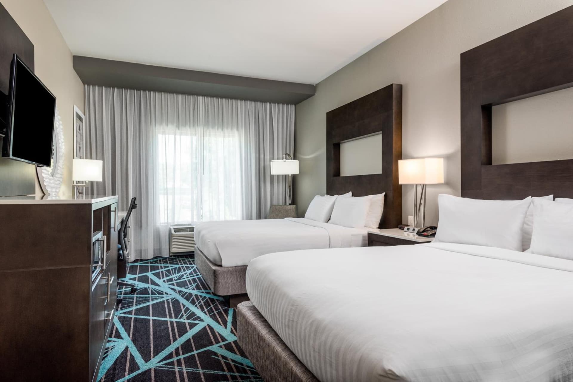 Holiday Inn Express & Suites - Charlotte Airport by IHG gallery photo in Charlotte, NC — image 11