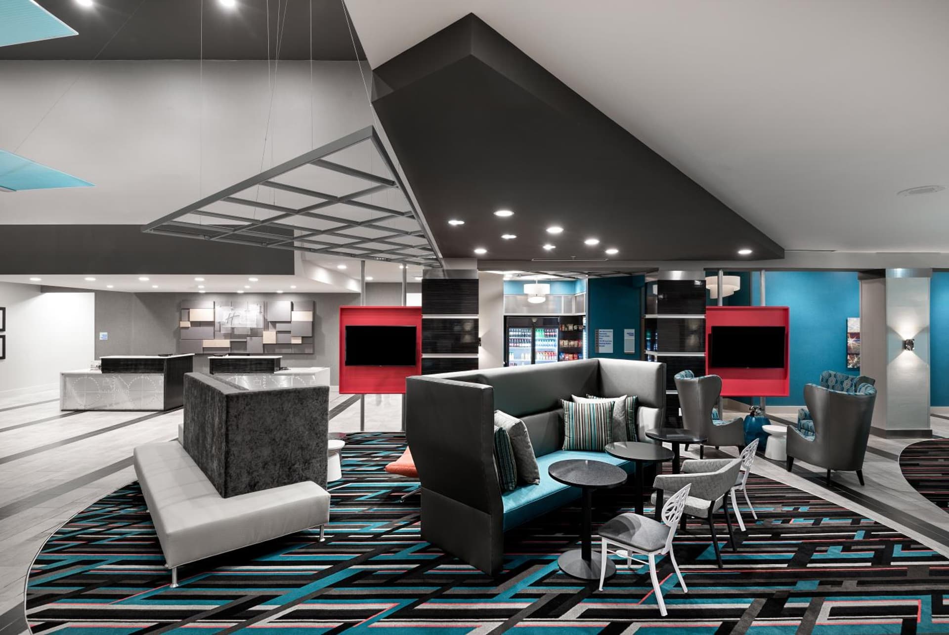 Holiday Inn Express & Suites - Charlotte Airport by IHG interior in Charlotte, NC — gallery photo 2