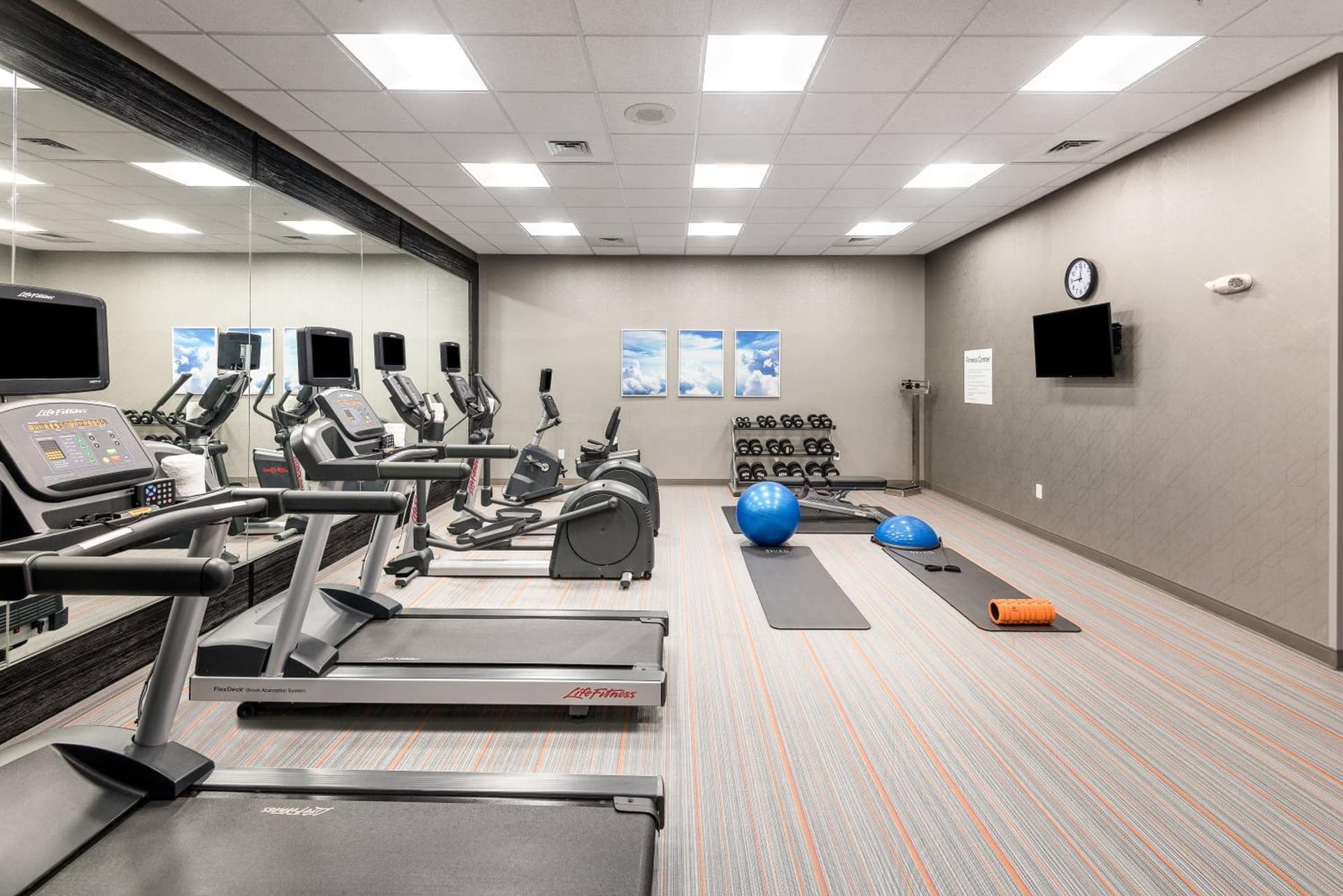 Holiday Inn Express & Suites - Charlotte Airport by IHG gallery photo in Charlotte, NC — image 45