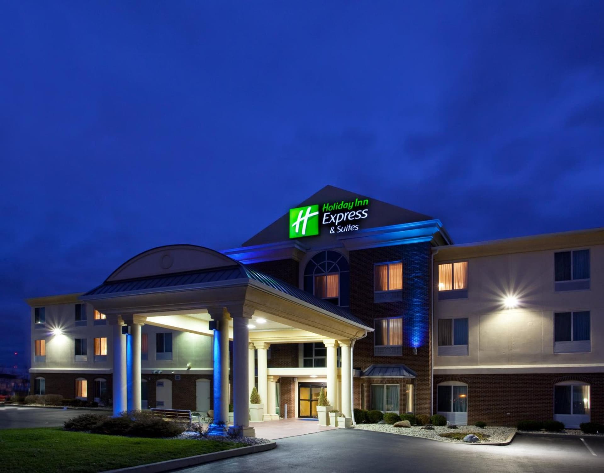 Holiday Inn Express Hotel & Suites Cincinnati-Blue Ash by IHG — hotel in Blue Ash, Ohio