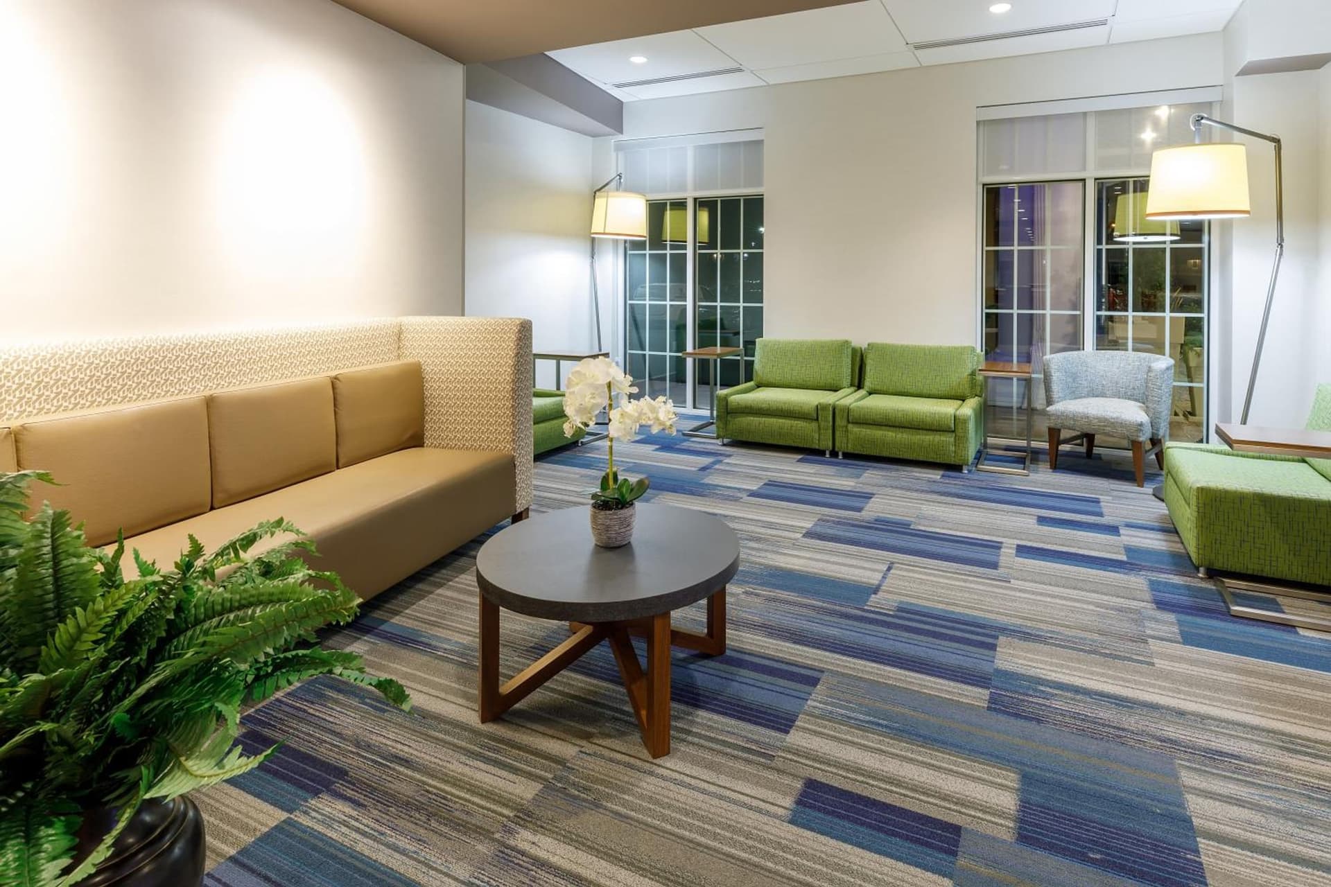 Holiday Inn Express & Suites - Sturbridge by IHG interior in Sturbridge, MA — gallery photo 2