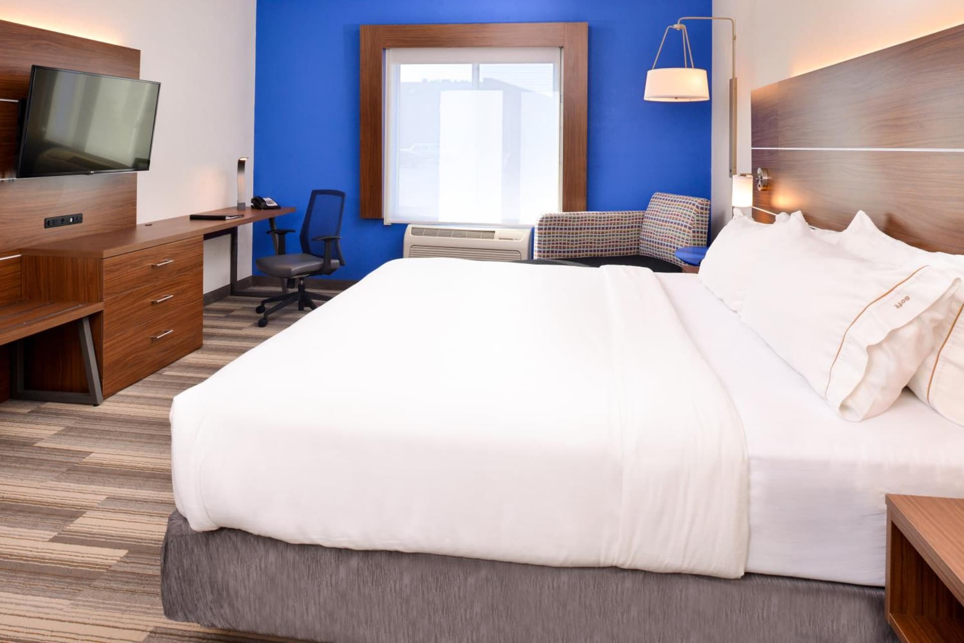 Holiday Inn Express Hotel & Suites Urbana-Champaign-U of I Area by IHG gallery photo in Champaign, IL — image 4