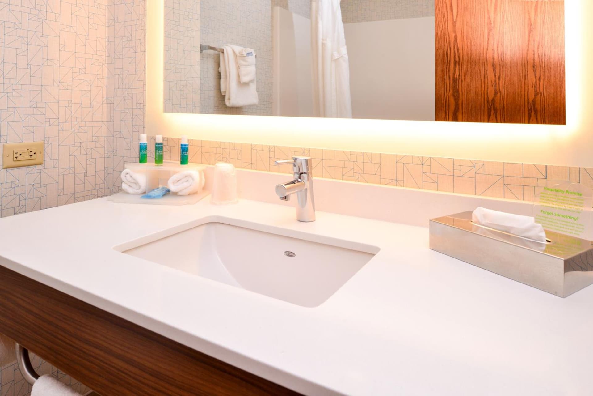 Holiday Inn Express Hotel & Suites Urbana-Champaign-U of I Area by IHG gallery photo in Champaign, IL — image 10