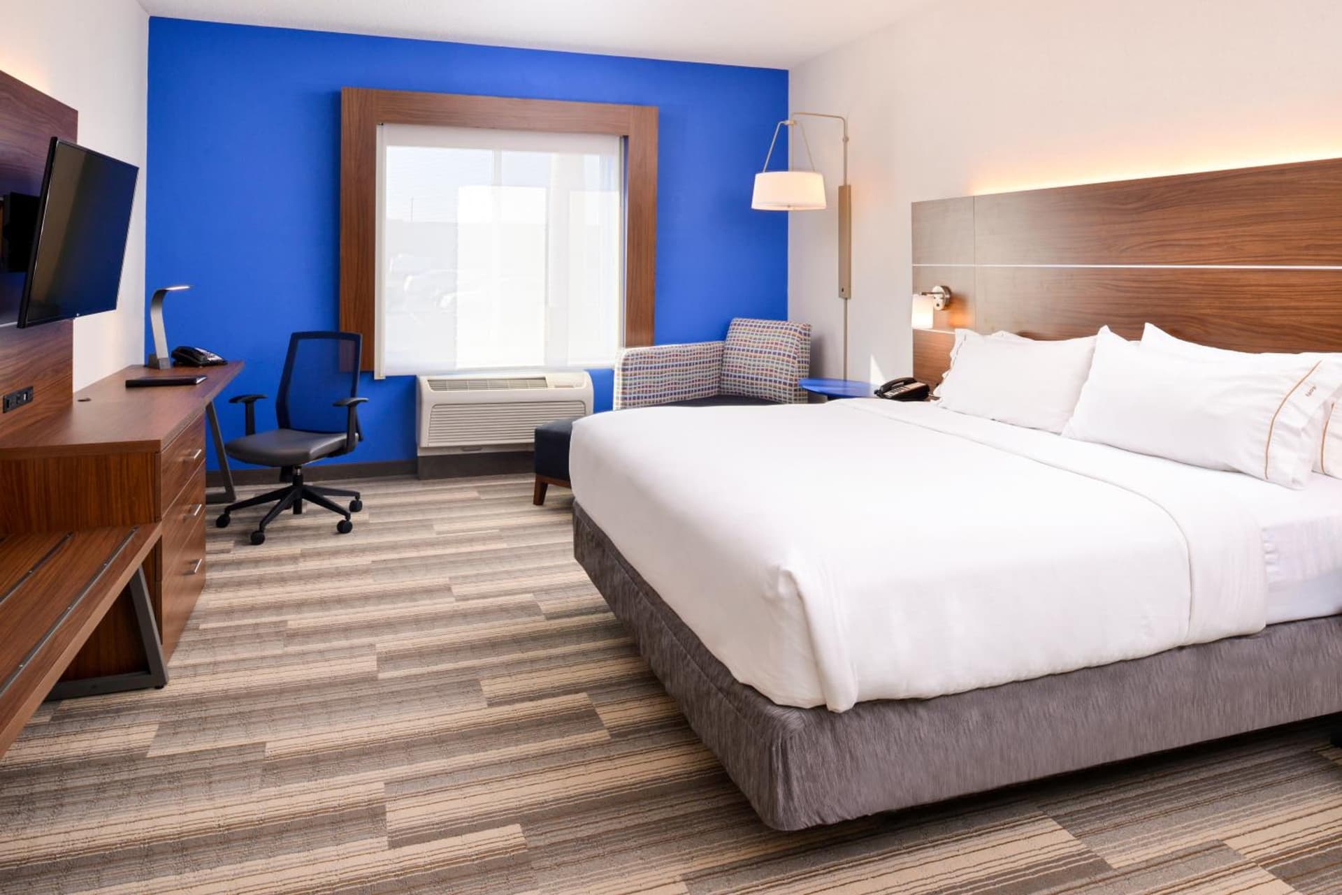 Holiday Inn Express Hotel & Suites Urbana-Champaign-U of I Area by IHG gallery photo in Champaign, IL — image 40