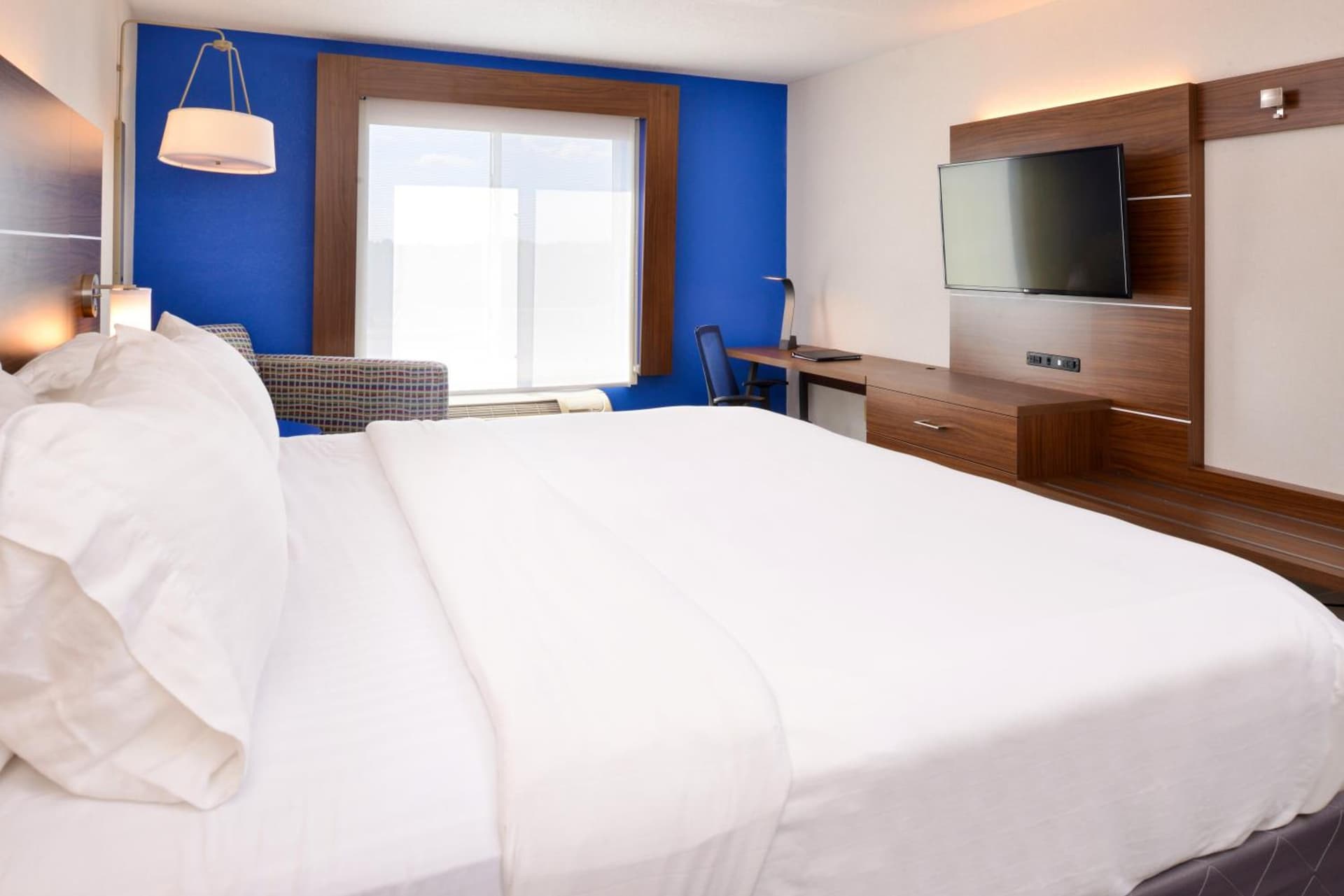 Holiday Inn Express Hotel & Suites Urbana-Champaign-U of I Area by IHG gallery photo in Champaign, IL — image 35