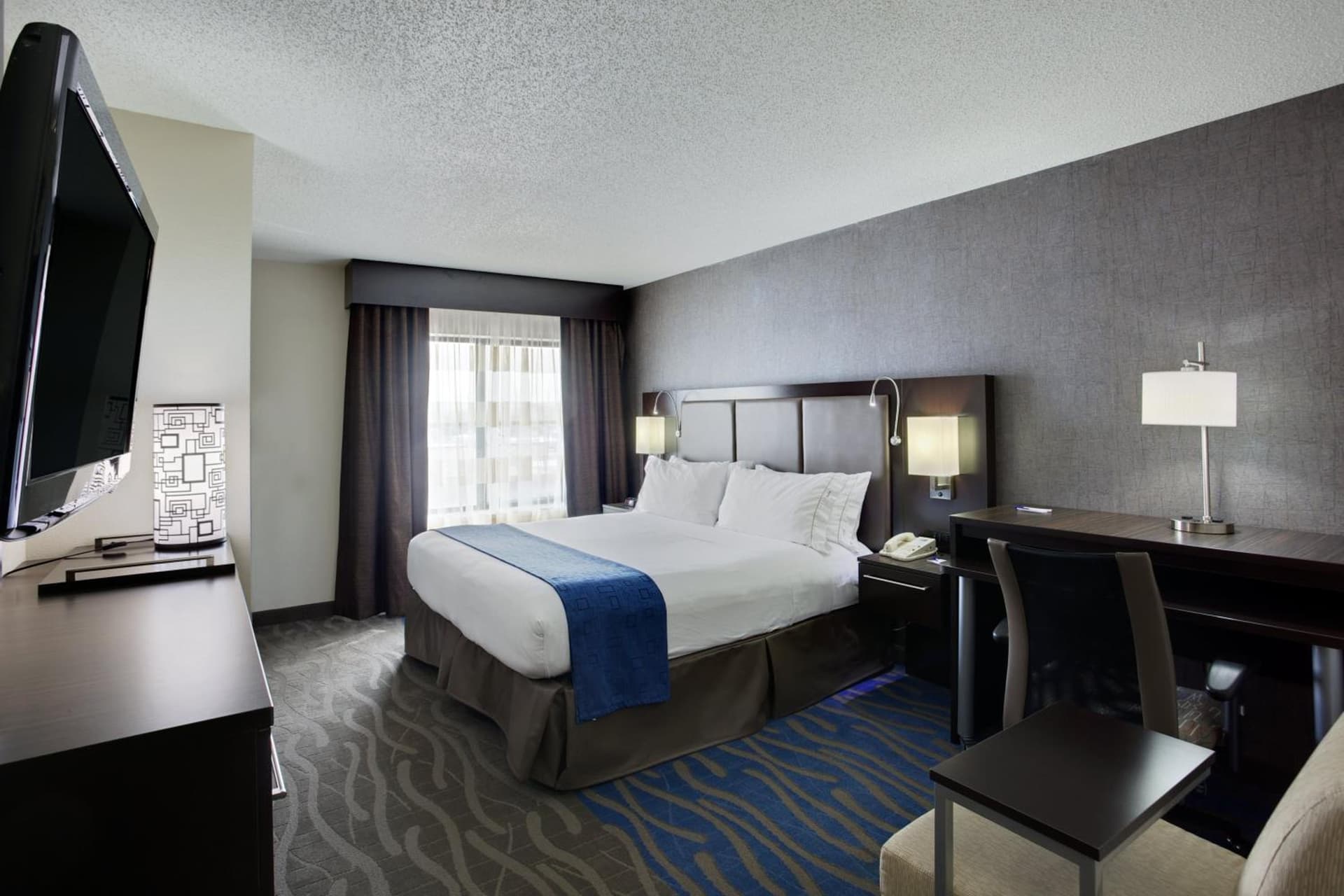 Holiday Inn Express Hotel & Suites Meadowlands Area by IHG gallery photo in Carlstadt, NJ — image 17