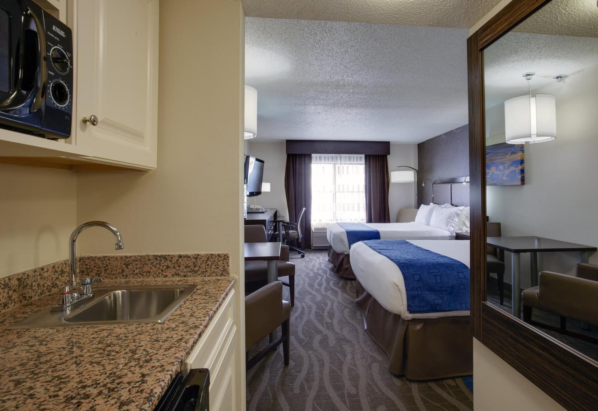 Holiday Inn Express Hotel & Suites Meadowlands Area by IHG gallery photo in Carlstadt, NJ — image 16