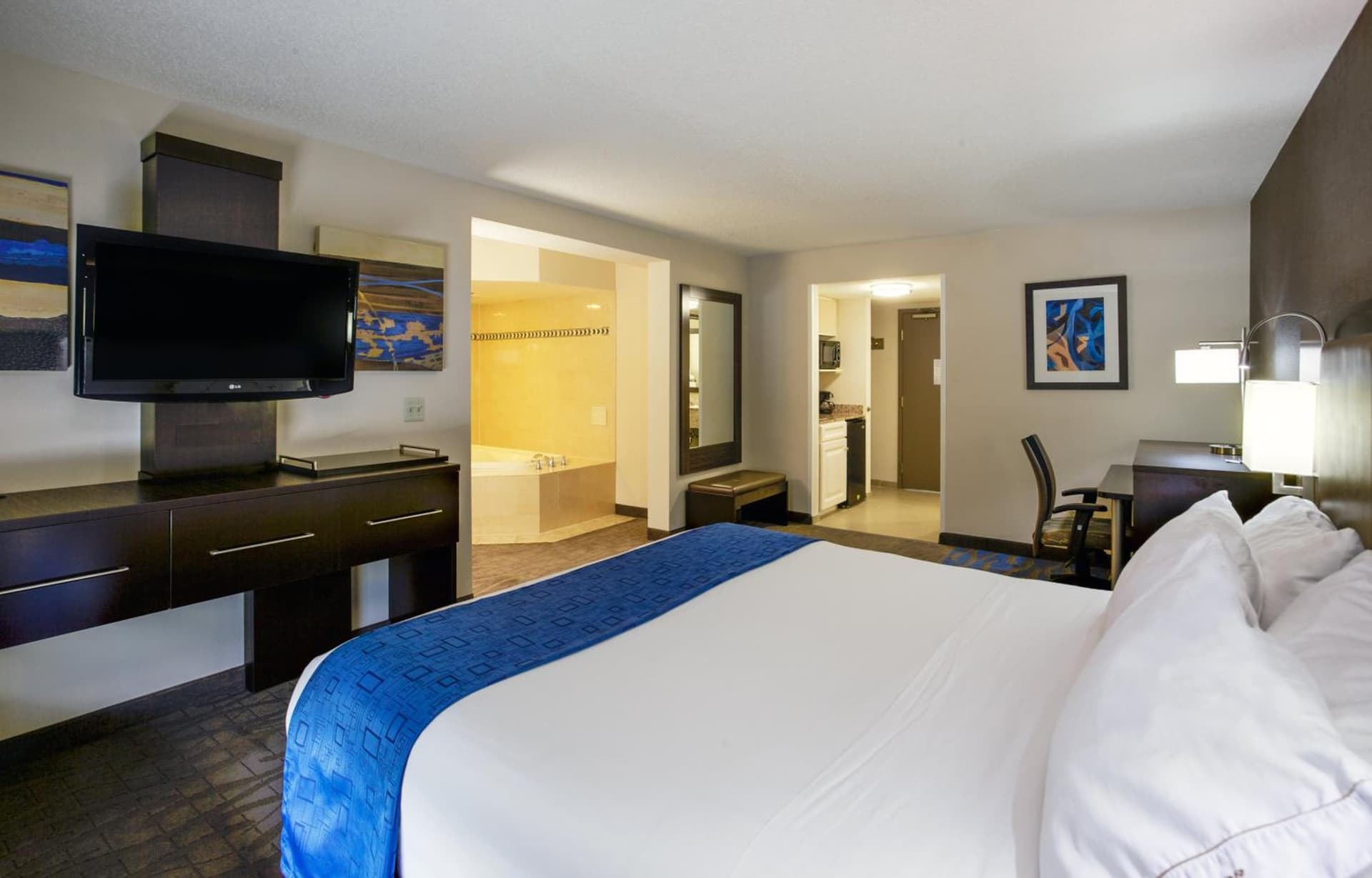 Holiday Inn Express Hotel & Suites Meadowlands Area by IHG gallery photo in Carlstadt, NJ — image 15