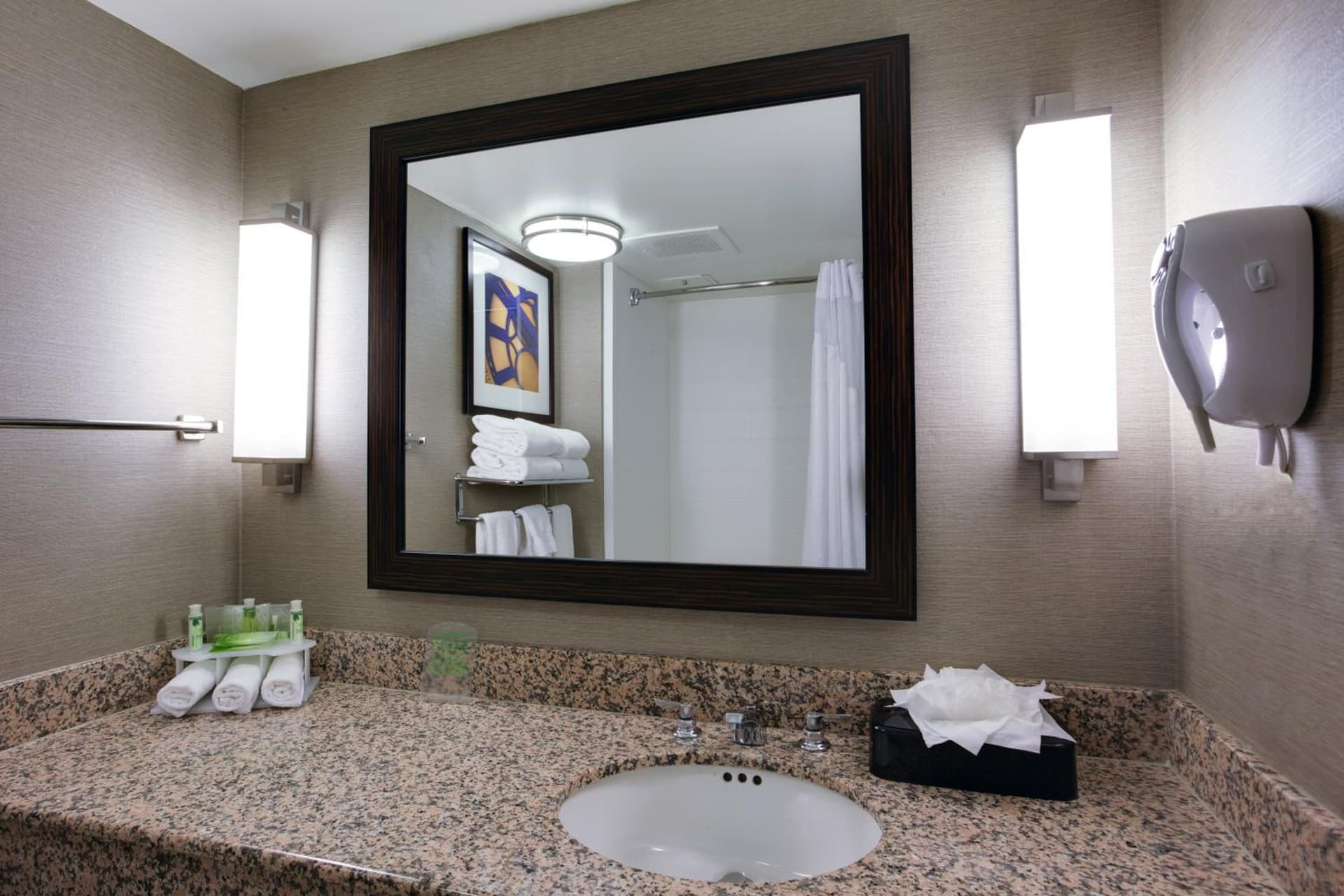 Holiday Inn Express Hotel & Suites Meadowlands Area by IHG gallery photo in Carlstadt, NJ — image 18