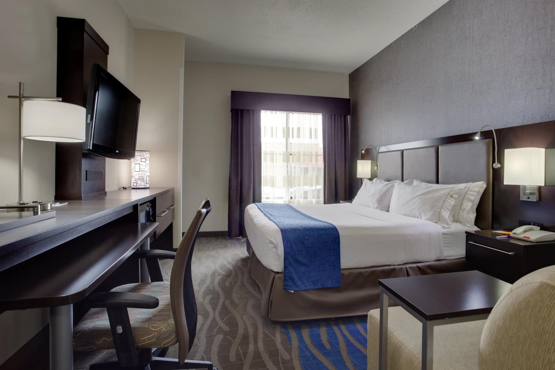 Holiday Inn Express Hotel & Suites Meadowlands Area by IHG gallery photo in Carlstadt, NJ — image 41