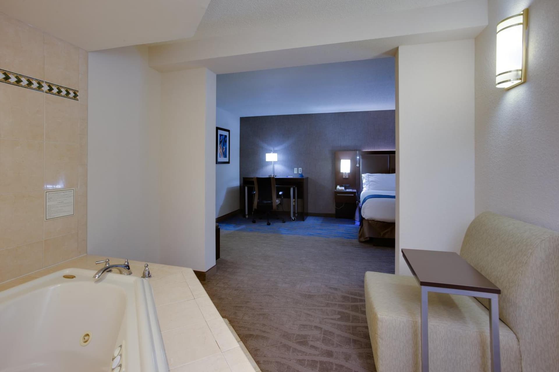 Holiday Inn Express Hotel & Suites Meadowlands Area by IHG gallery photo in Carlstadt, NJ — image 42
