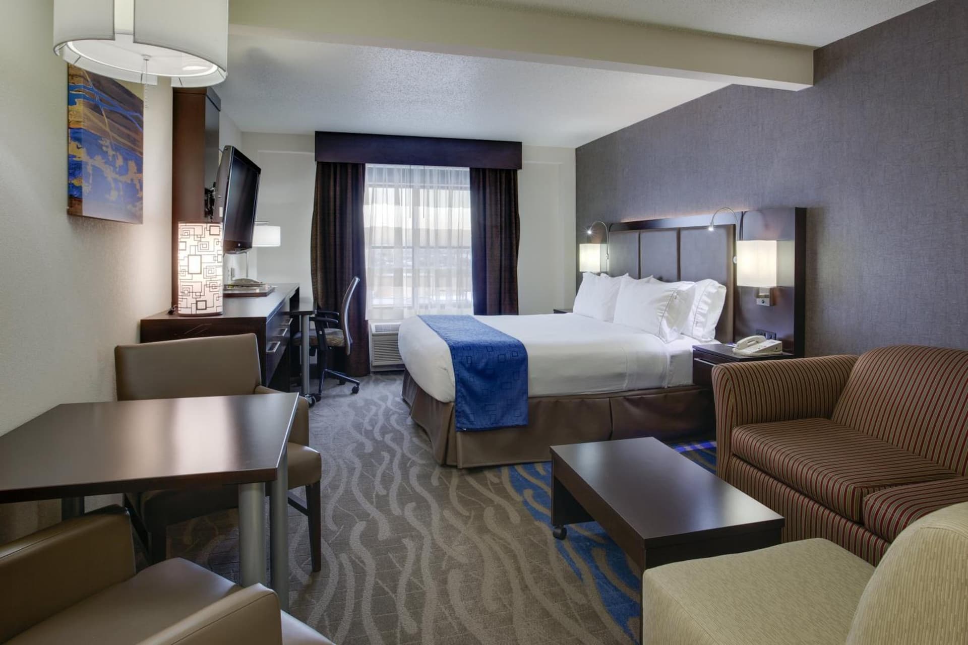 Holiday Inn Express Hotel & Suites Meadowlands Area by IHG gallery photo in Carlstadt, NJ — image 5