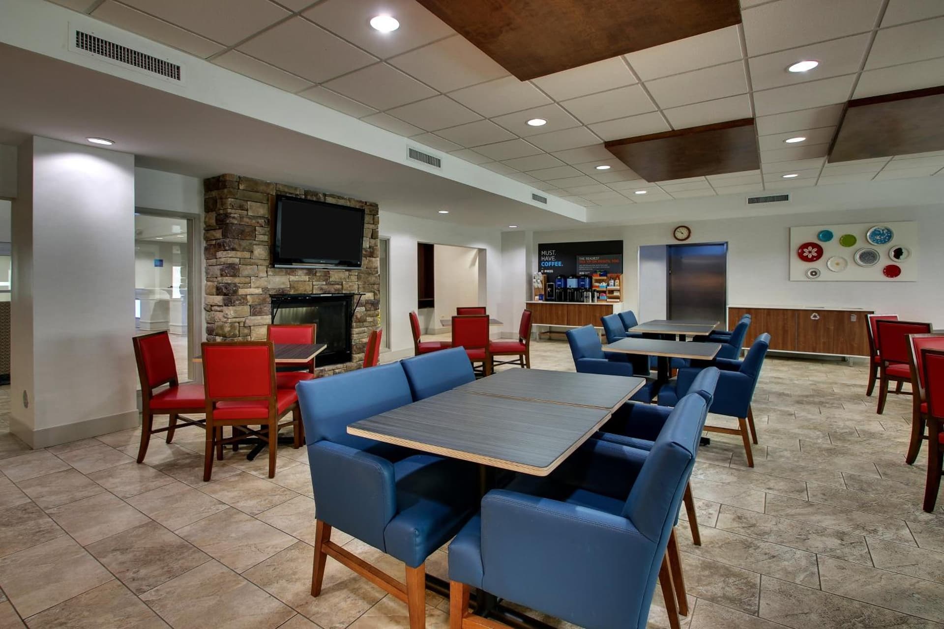 Holiday Inn Express Hotel & Suites Waukegan/Gurnee by IHG gallery photo in Waukegan, IL — image 27