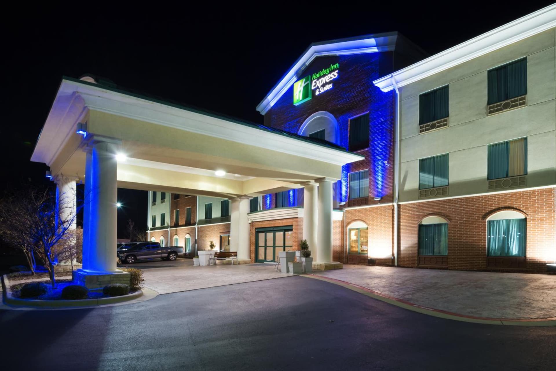 Holiday Inn Express Suites Little Rock West by IHG exterior or lobby in Little Rock, AR — main listing photo