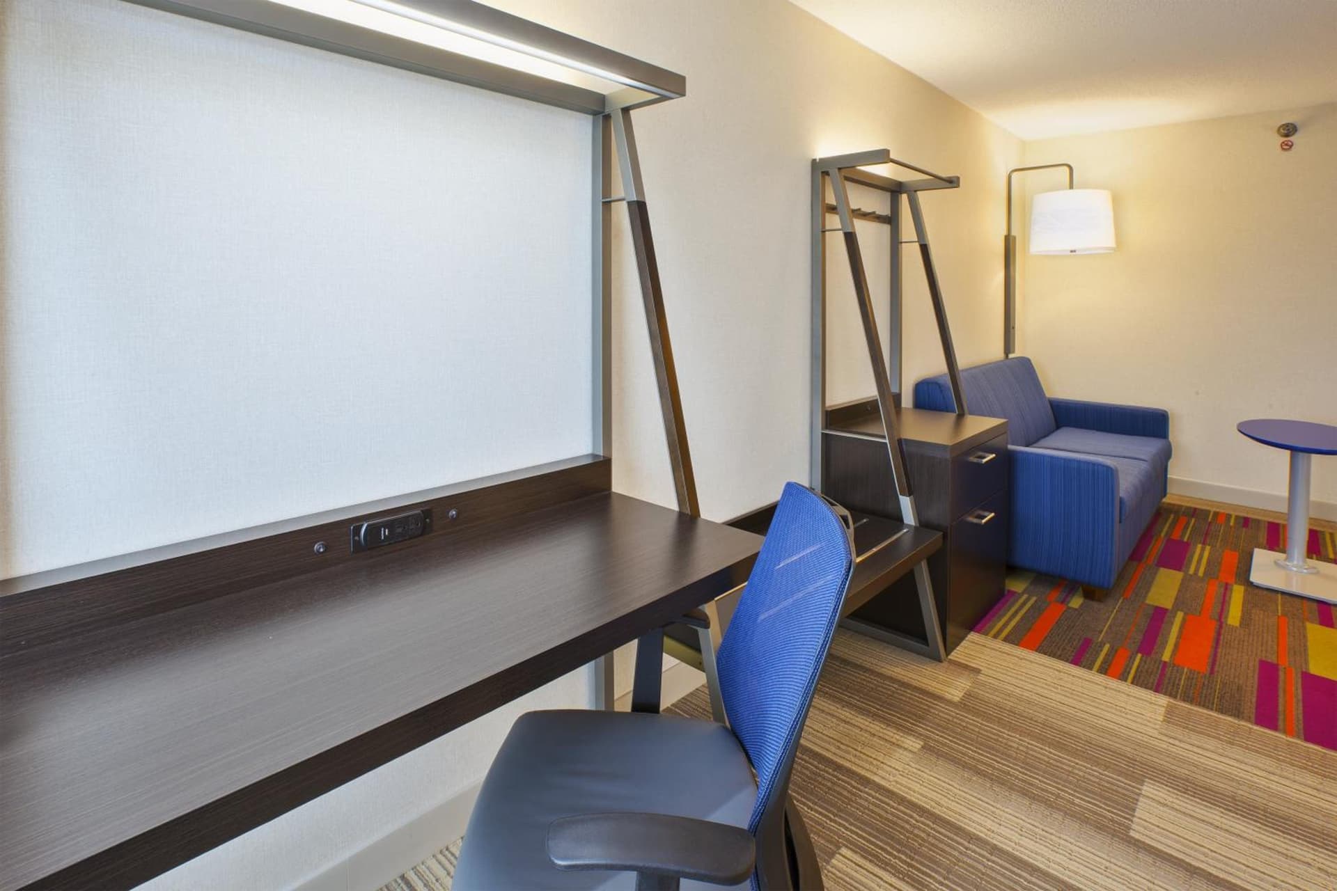 Holiday Inn Express & Suites Chicago-Midway Airport by IHG gallery photo in Bedford Park, IL — image 8