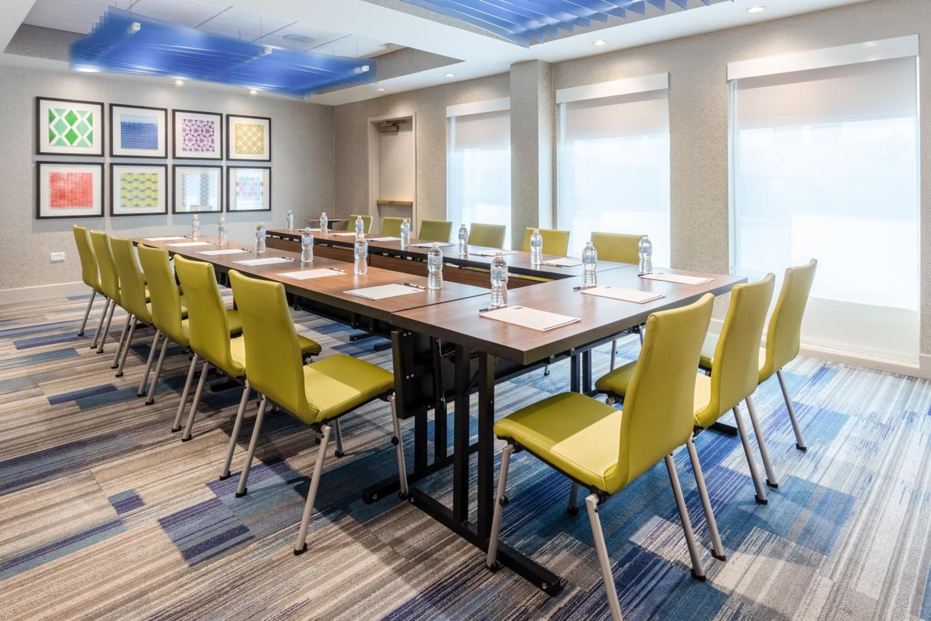 Holiday Inn Express & Suites Chicago-Midway Airport by IHG gallery photo in Bedford Park, IL — image 35