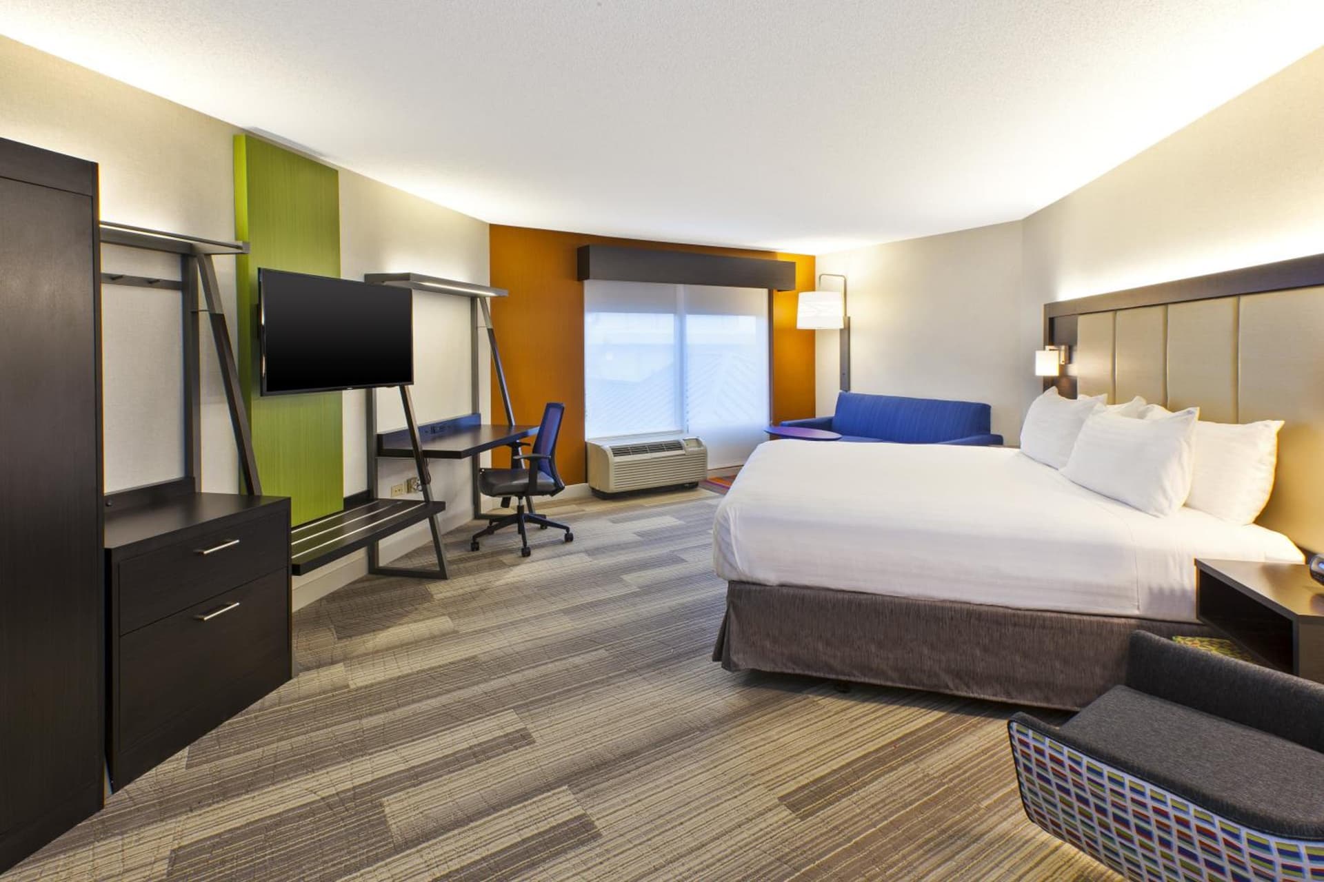 Holiday Inn Express & Suites Chicago-Midway Airport by IHG gallery photo in Bedford Park, IL — image 38