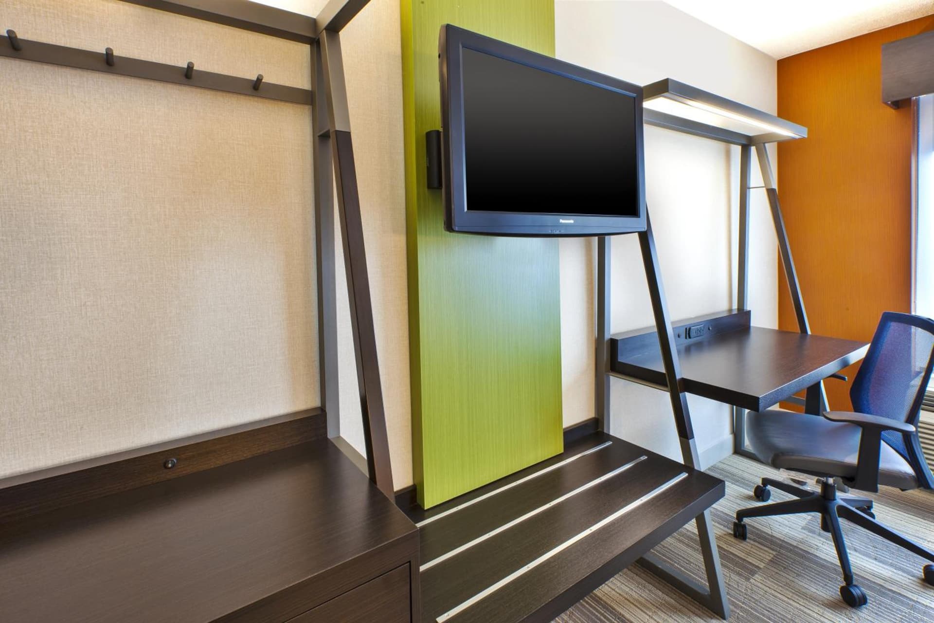Holiday Inn Express & Suites Chicago-Midway Airport by IHG gallery photo in Bedford Park, IL — image 7