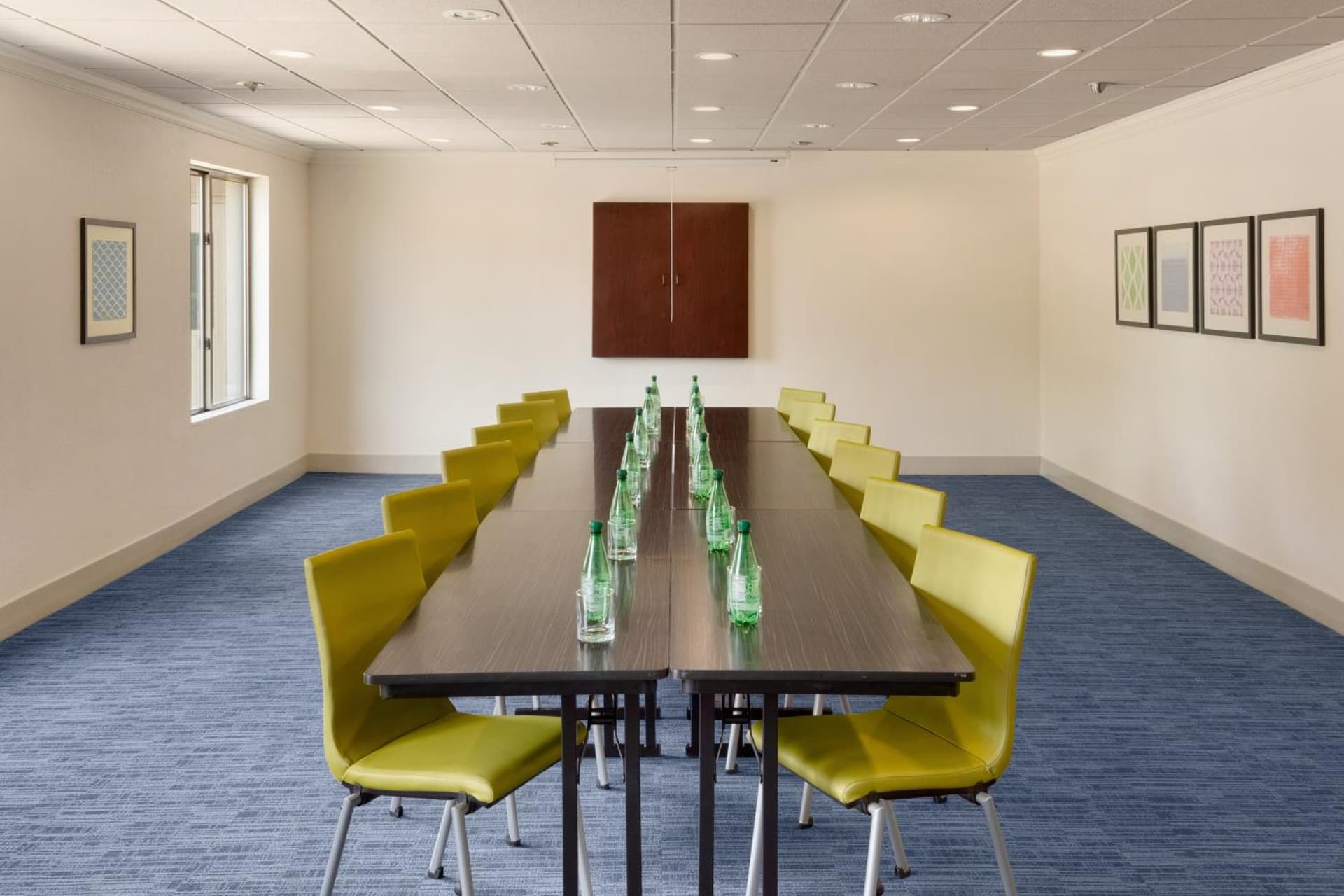Holiday Inn Express Hotel & Suites Dallas NE - Allen by IHG interior in Allen, TX — gallery photo 2
