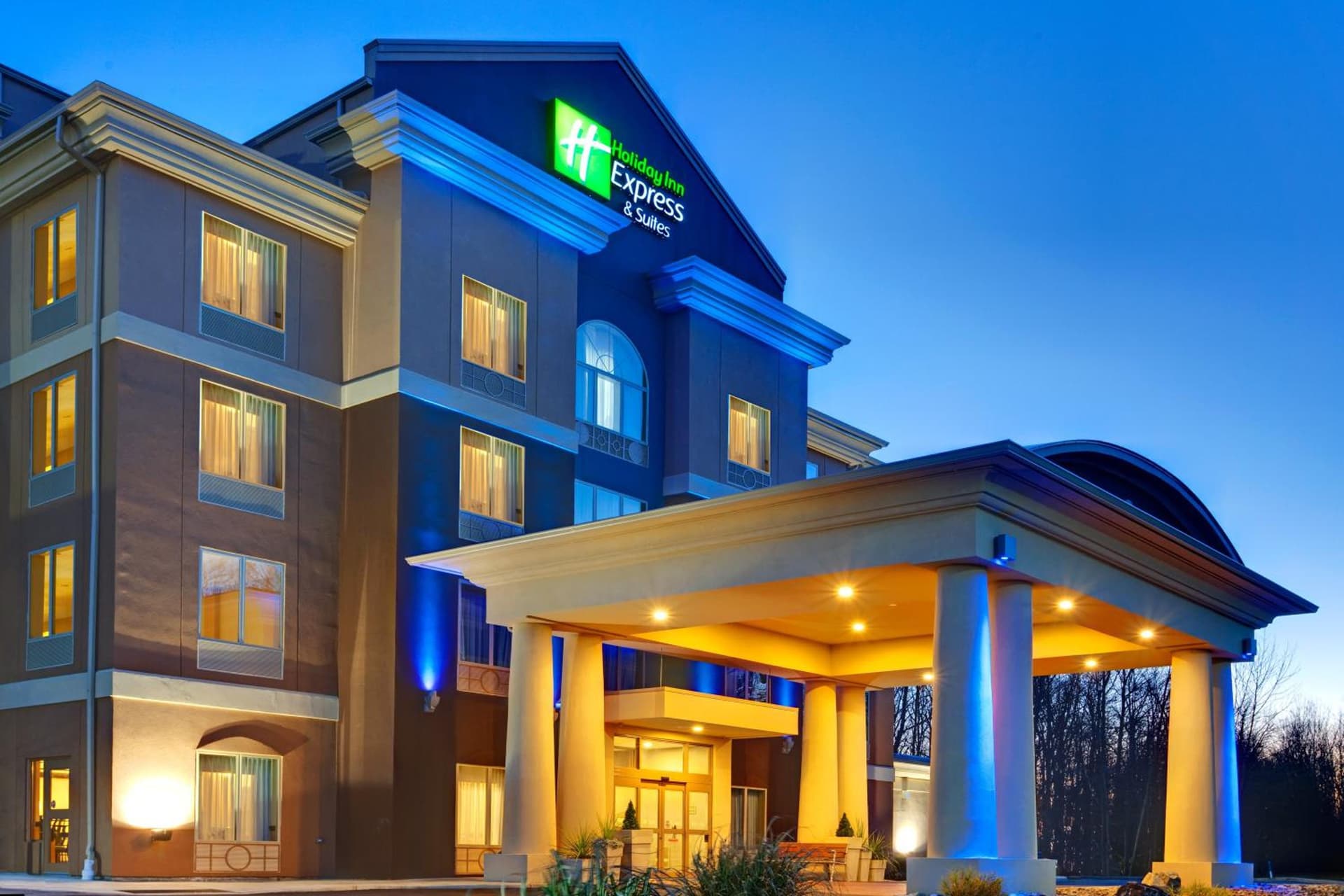 Holiday Inn Express Hotel & Suites Hamburg by IHG interior in Hamburg, NY — gallery photo 2