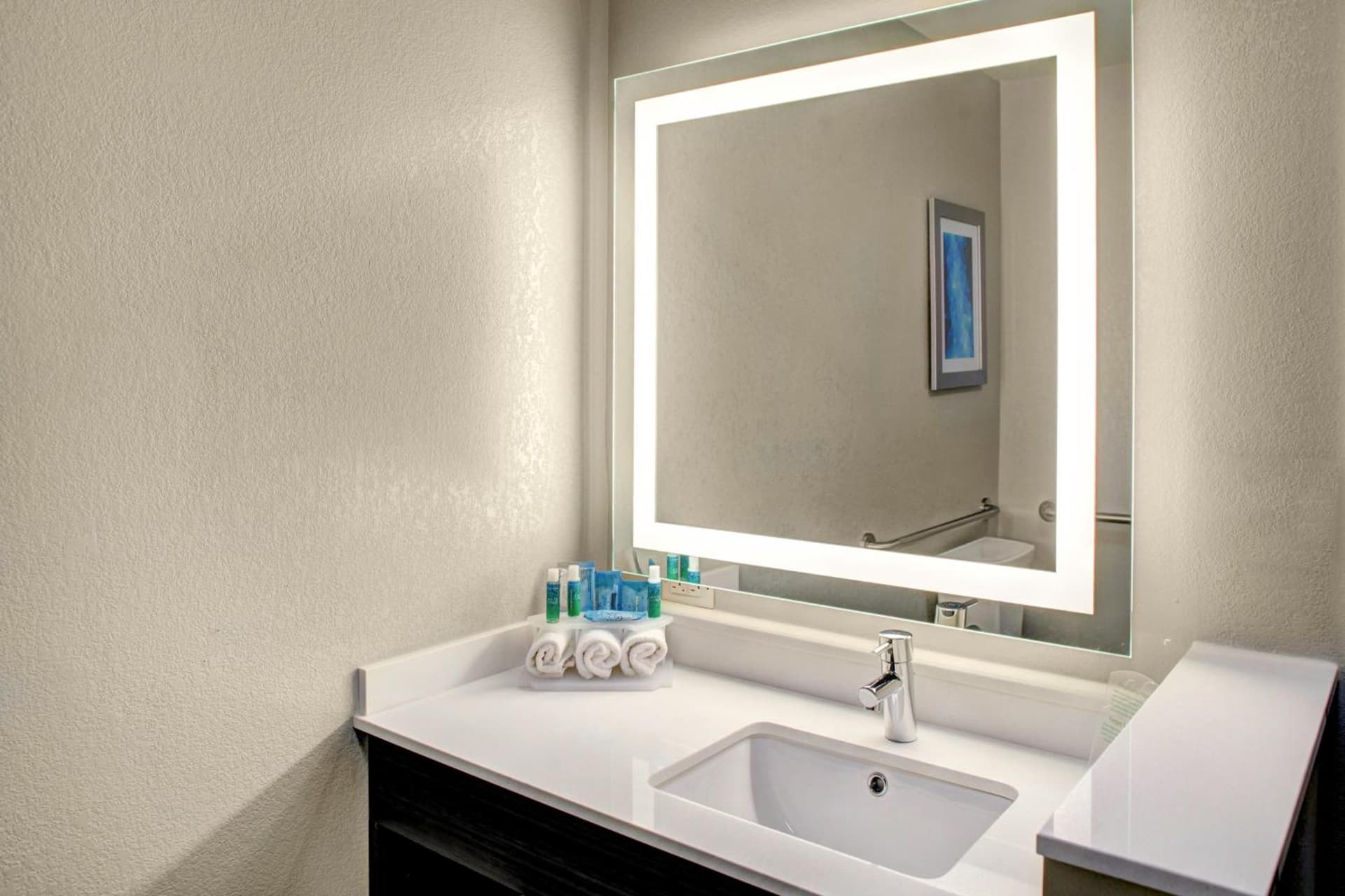 Holiday Inn Express & Suites Coldwater by IHG interior in Coldwater, MI — gallery photo 2