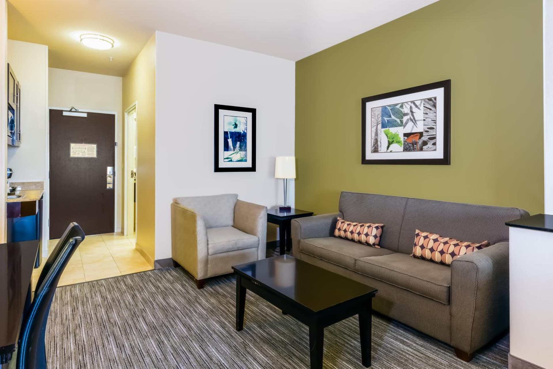 Holiday Inn Express Hotel & Suites Dallas West by IHG gallery photo in Dallas, TX — image 8
