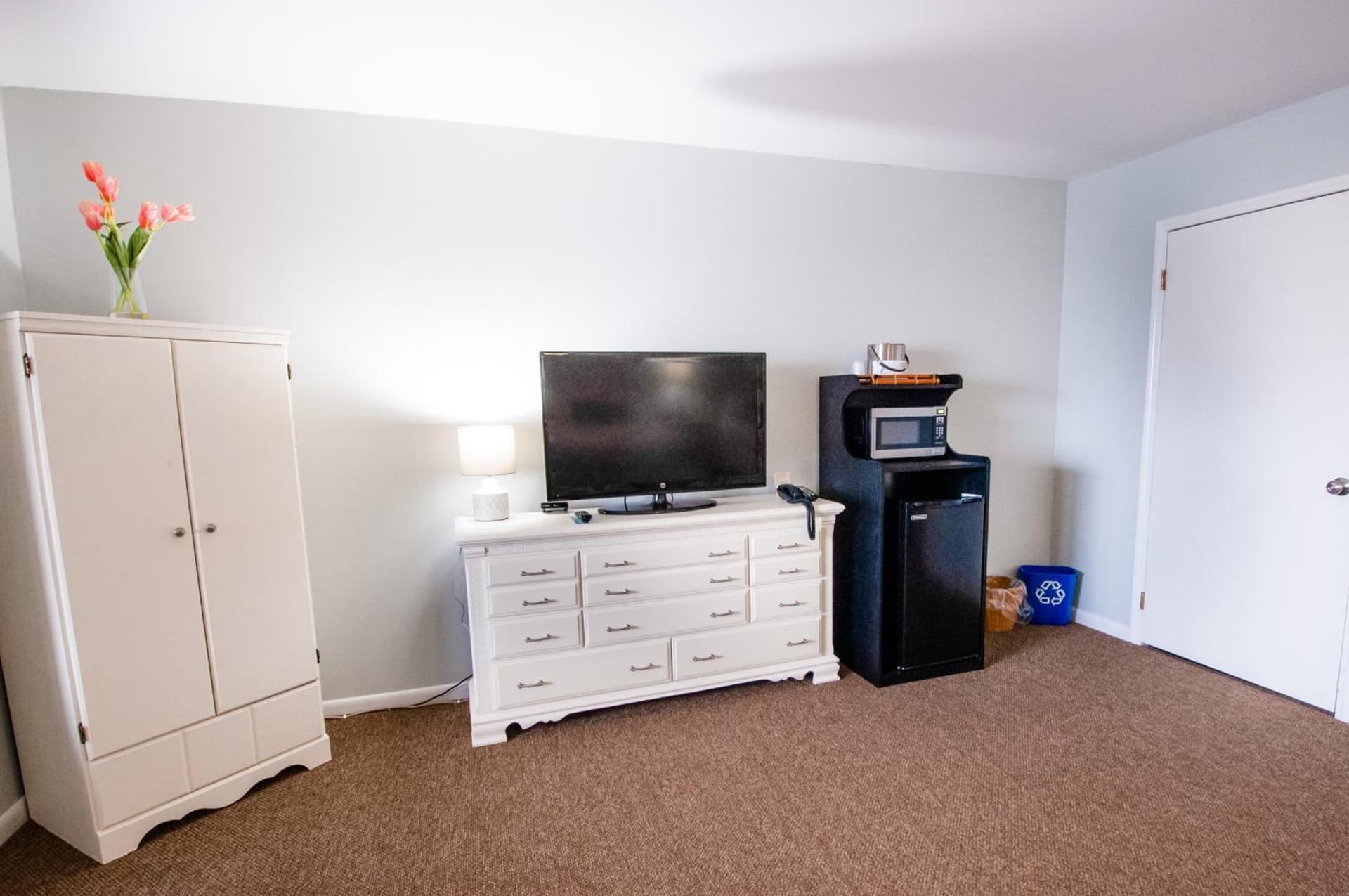 East Shore Lodging gallery photo in Hawley, PA — image 30