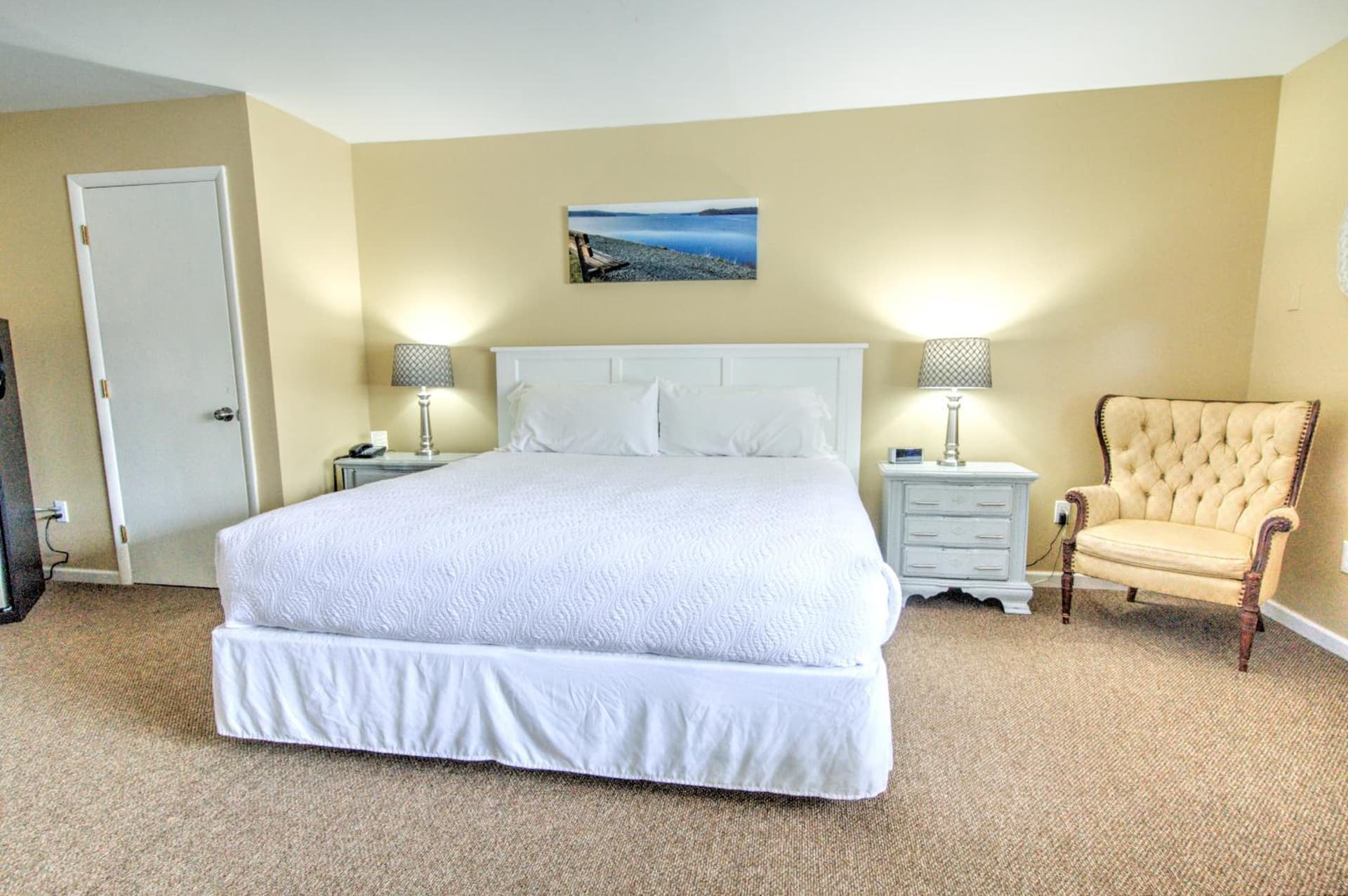 East Shore Lodging gallery photo in Hawley, PA — image 40