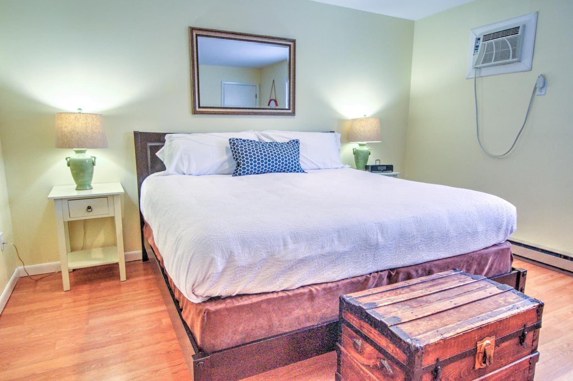 East Shore Lodging gallery photo in Hawley, PA — image 63