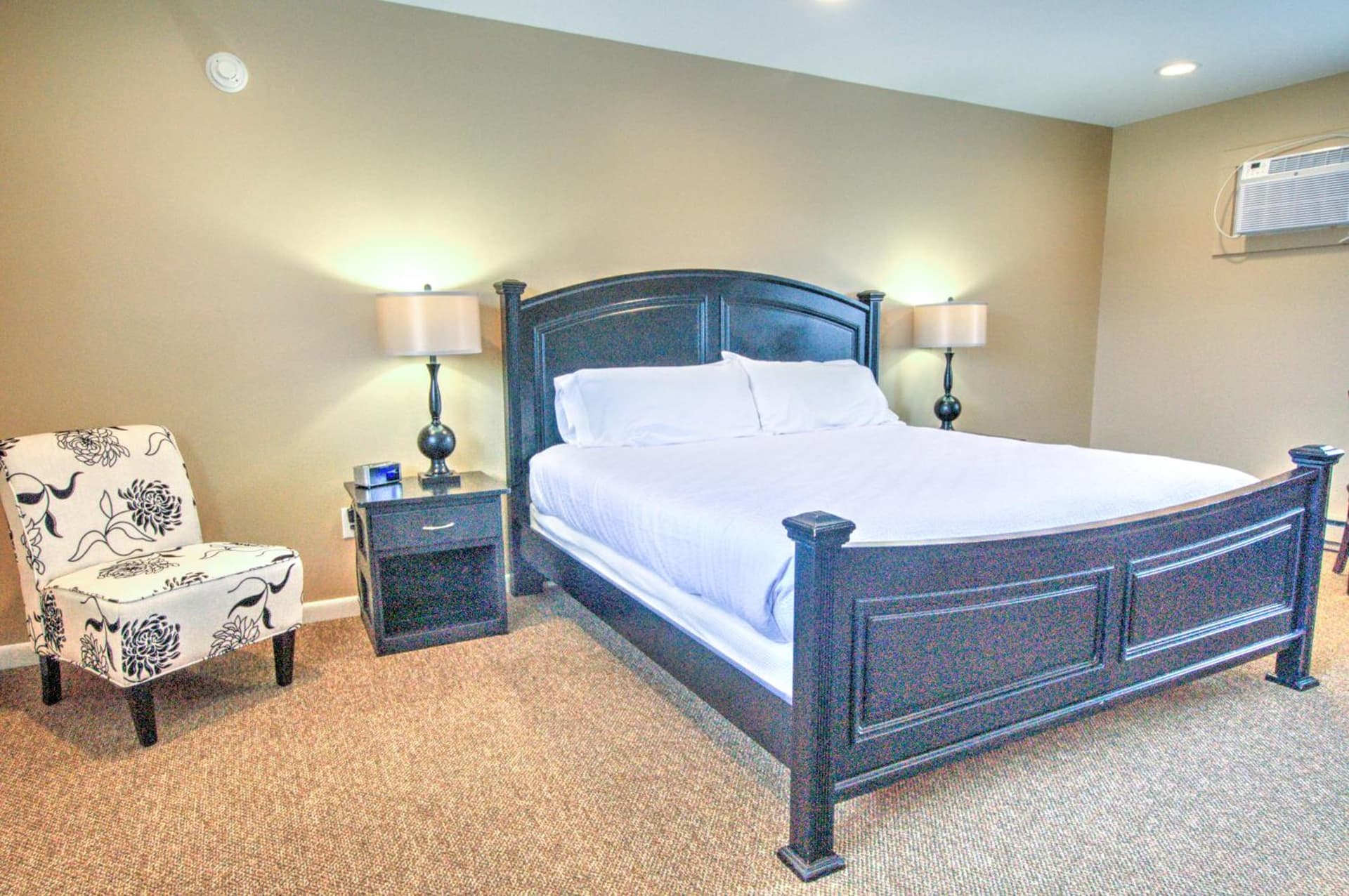 East Shore Lodging gallery photo in Hawley, PA — image 5